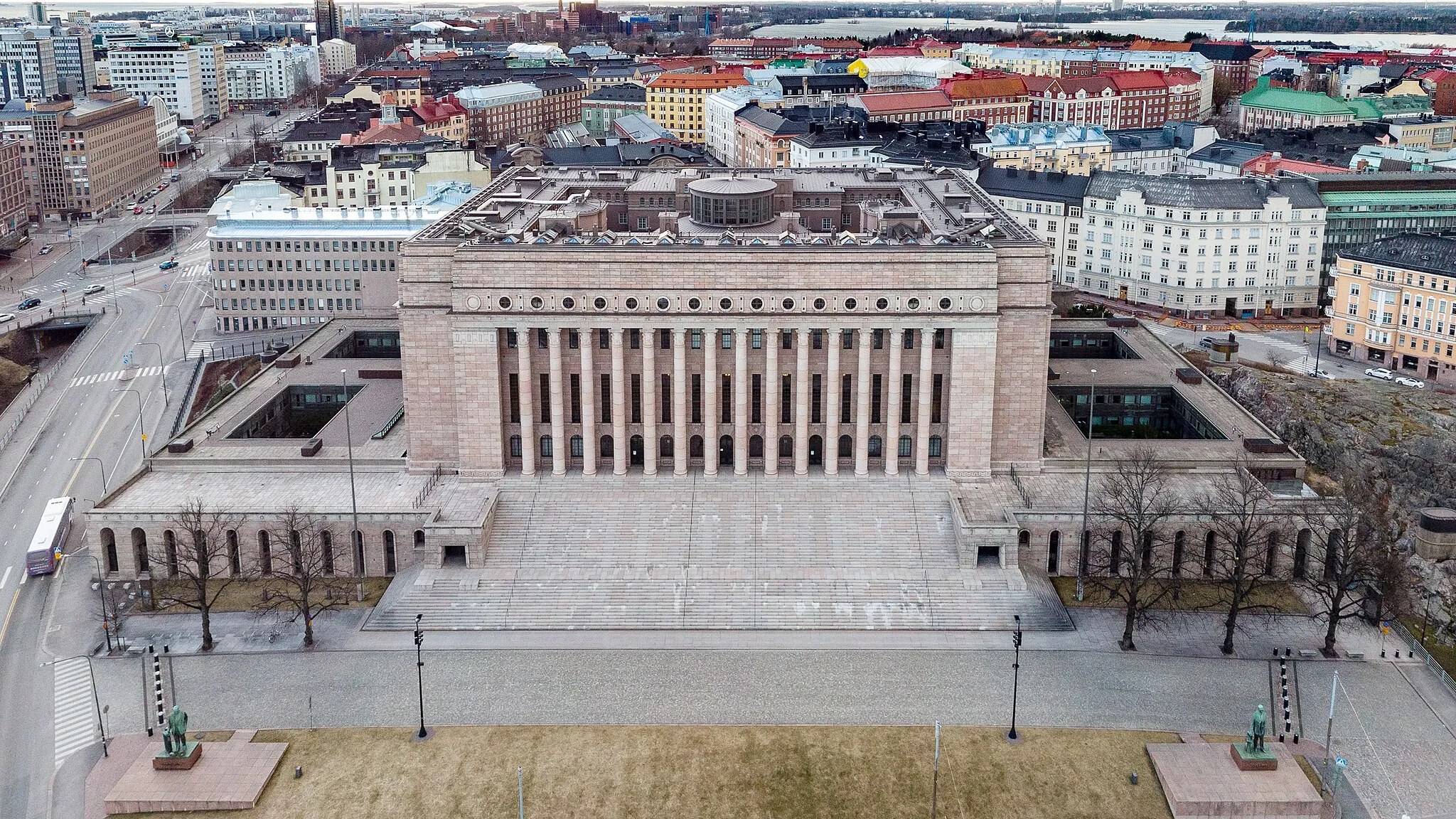 Photo showing: Aerial photograph of the Parliament House in Helsinki, Finland.
