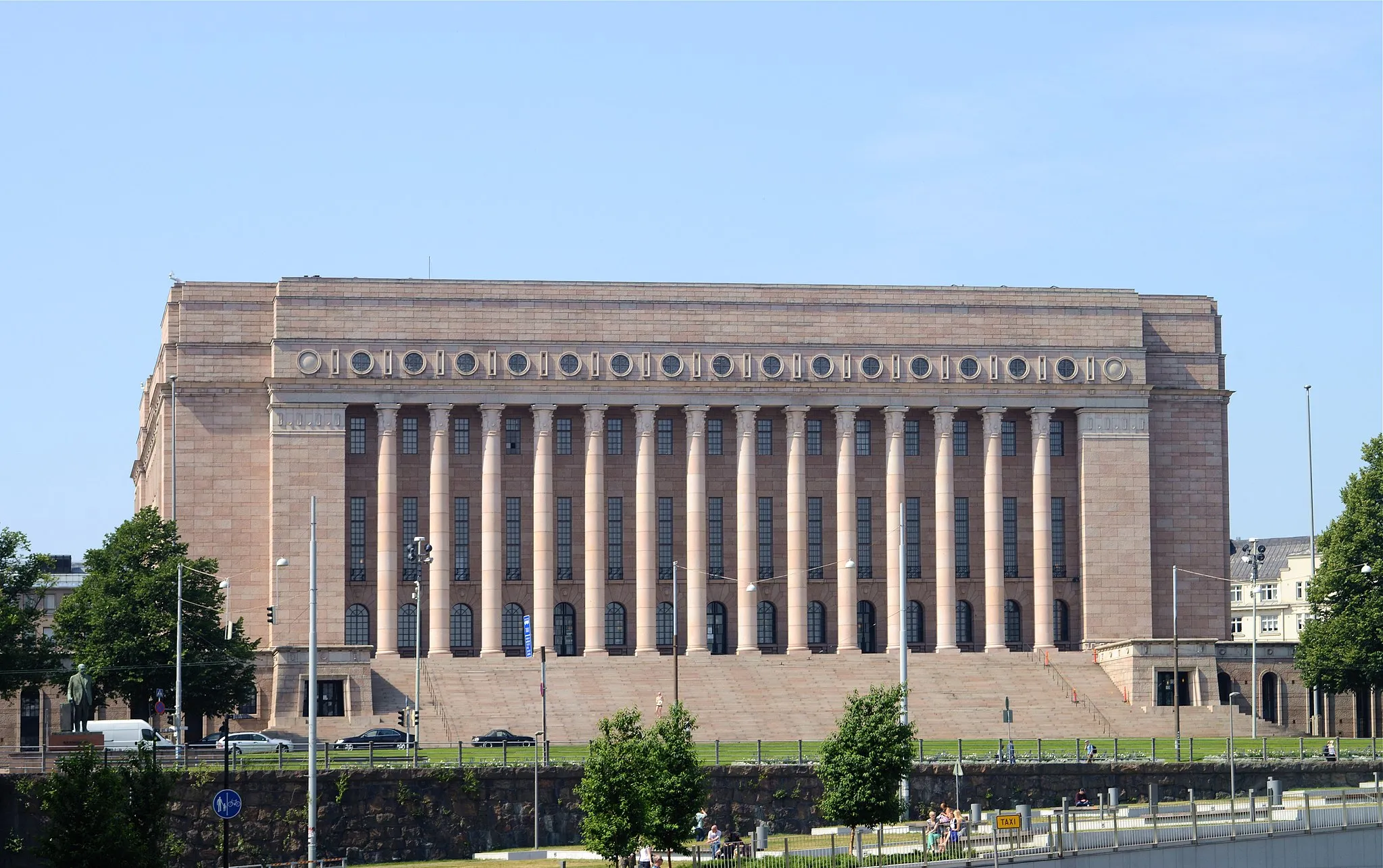 Photo showing: Parliament House, Helsinki