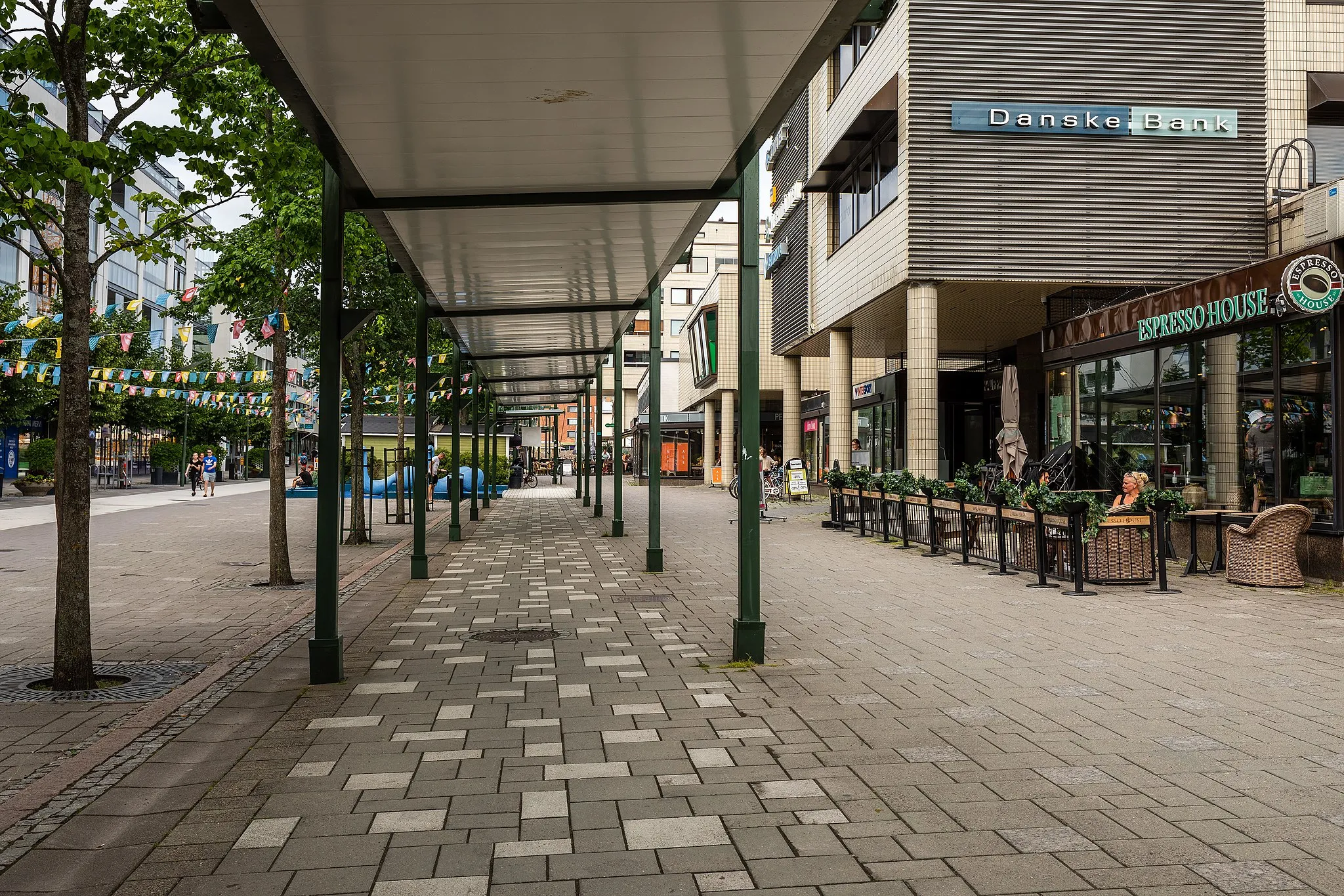 Photo showing: Sibeliuksenkatu street in Järvenpää, Uusimaa, Finland in 2022 July.