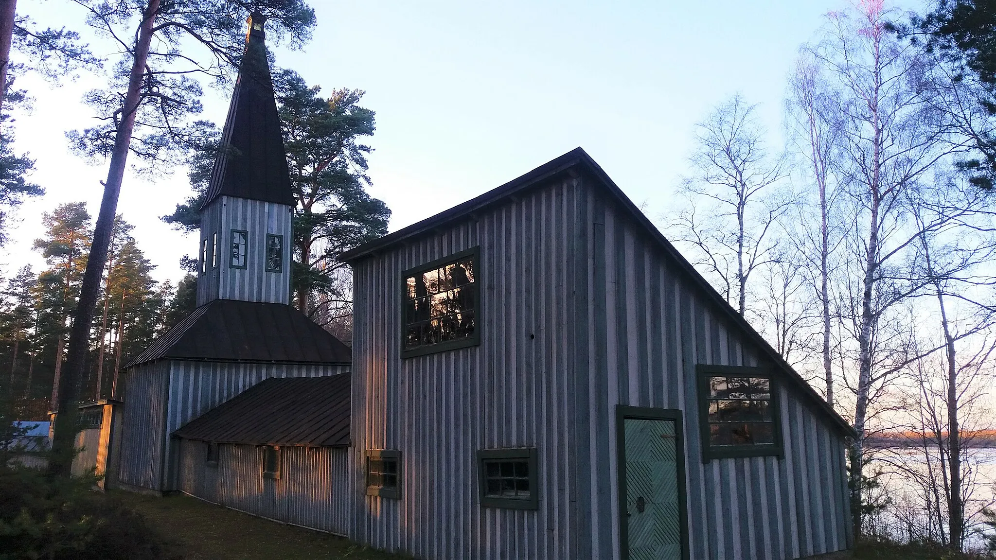 Photo showing: The main building of the Maahengen temppeli (The Tempel of the Rural Spirit), a part of the Emil Cedercreutz Museum in Harjavalta, Finland. It was completed in 1916.