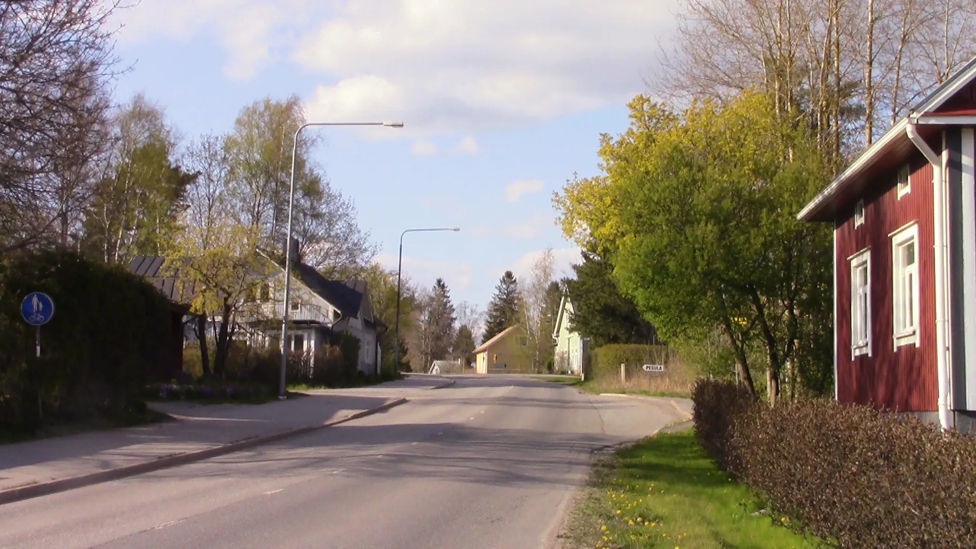 Photo showing: Connecting road 2555 at Ruosniemi district in Pori, Finland. The road runs from Ruosniemi to Noormarkku.