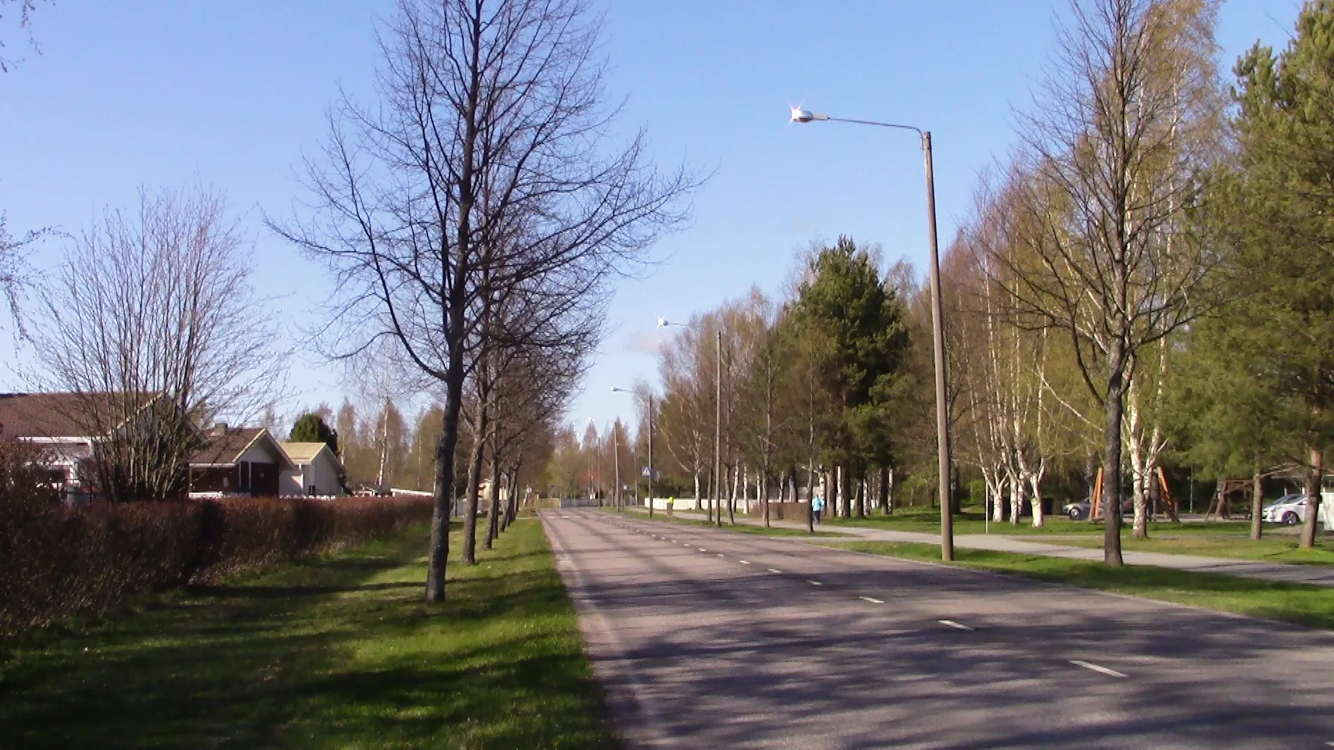 Photo showing: Pappilanpuistikko road at Toejoki district in Pori, Finland. The picture's taken from the crossing of Äyriäistie road.