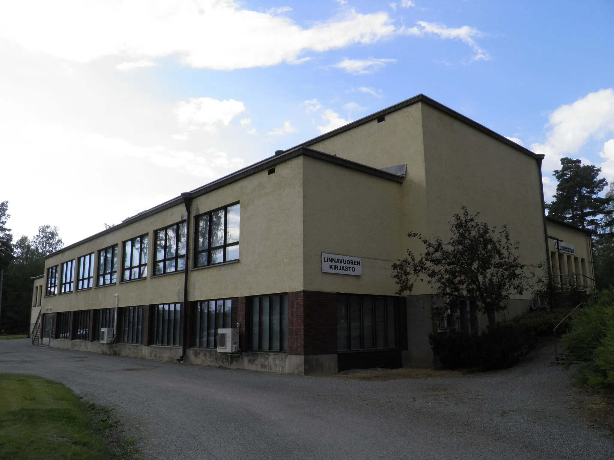 Photo showing: Nokian Linnavuoren kirjasto.