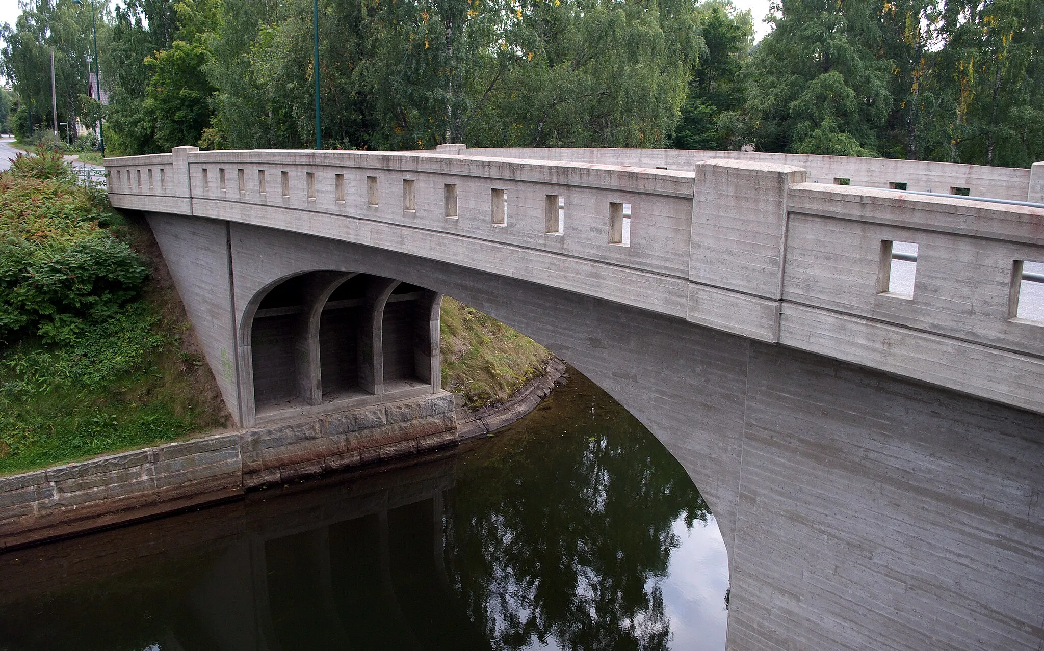 Photo showing: Bridge over Kostianvirta