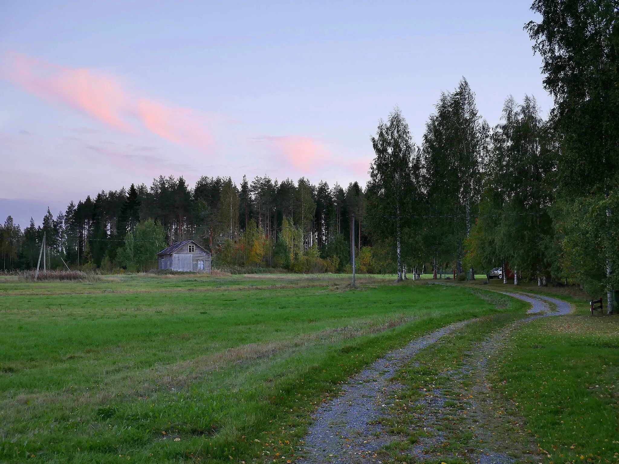 Photo showing: Haapasaarentietä Lappajärven Itäkylässä.