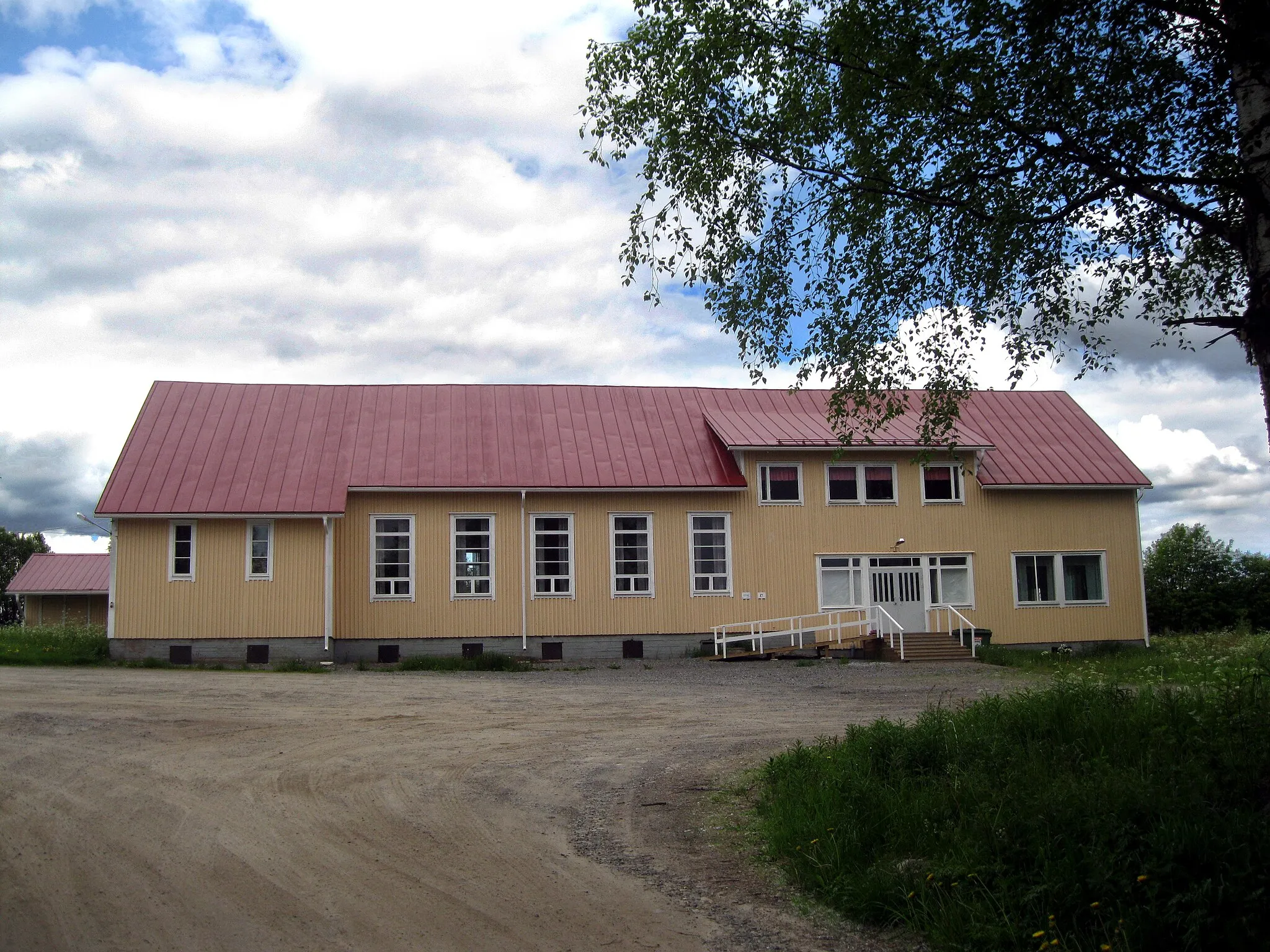 Photo showing: Itäkylän Nuorisoseuran -rakennus, kesäkuussa 2015.