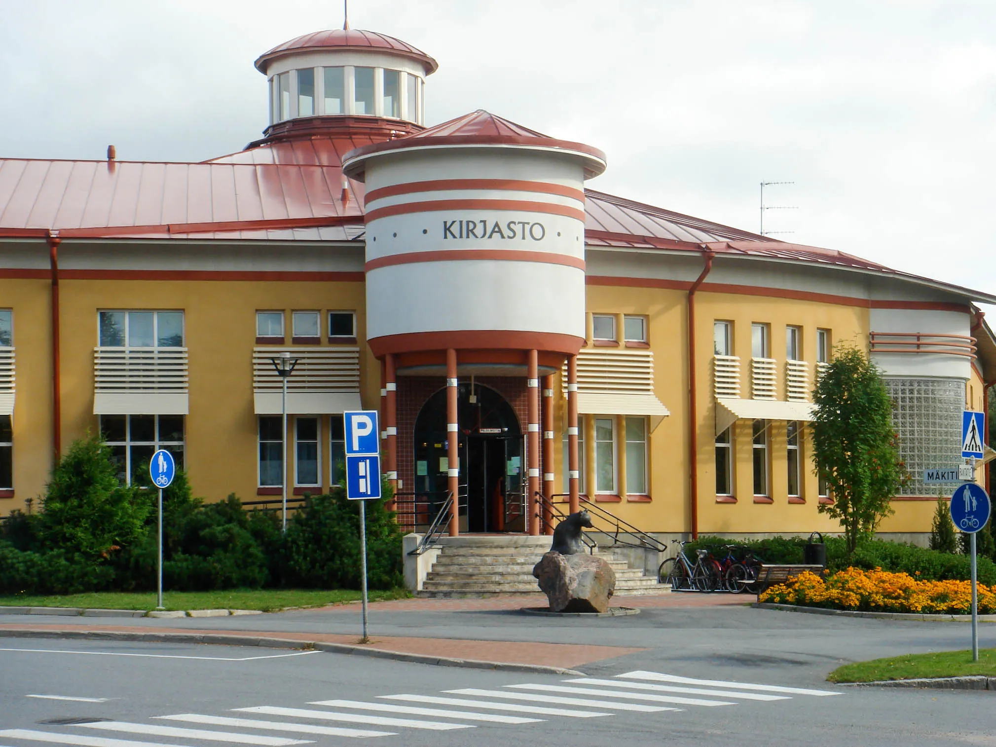 Photo showing: Virrat Library, Finland. Architect: Esko Räntilä / Suunnittelutalo S. Anttila, 1999.