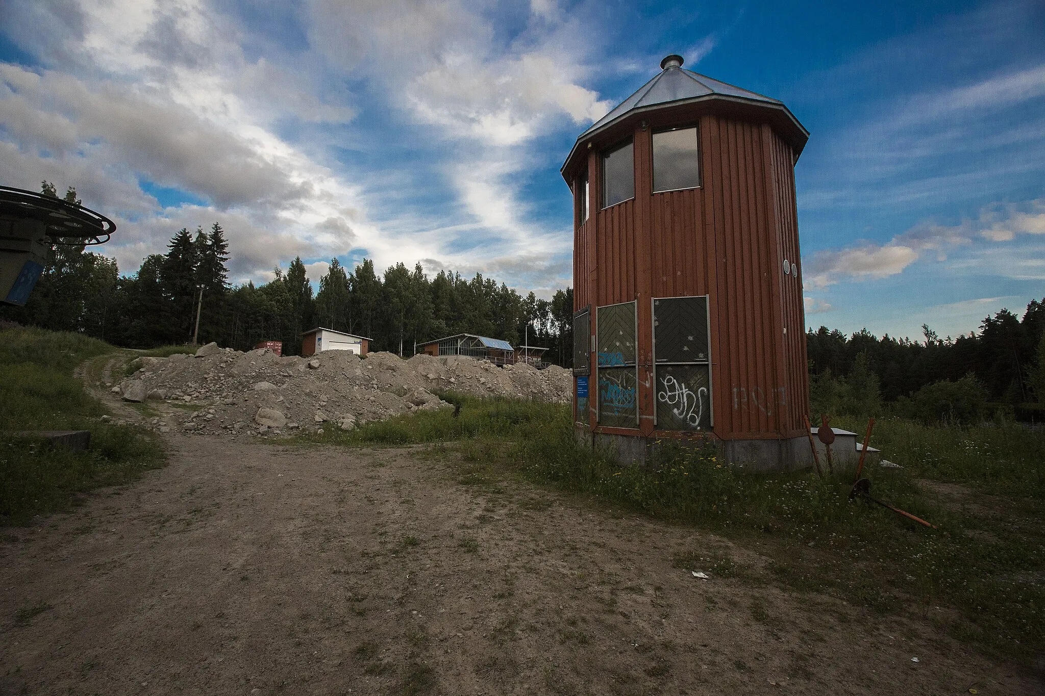 Photo showing: Alaosaa rinteestä mustavuori