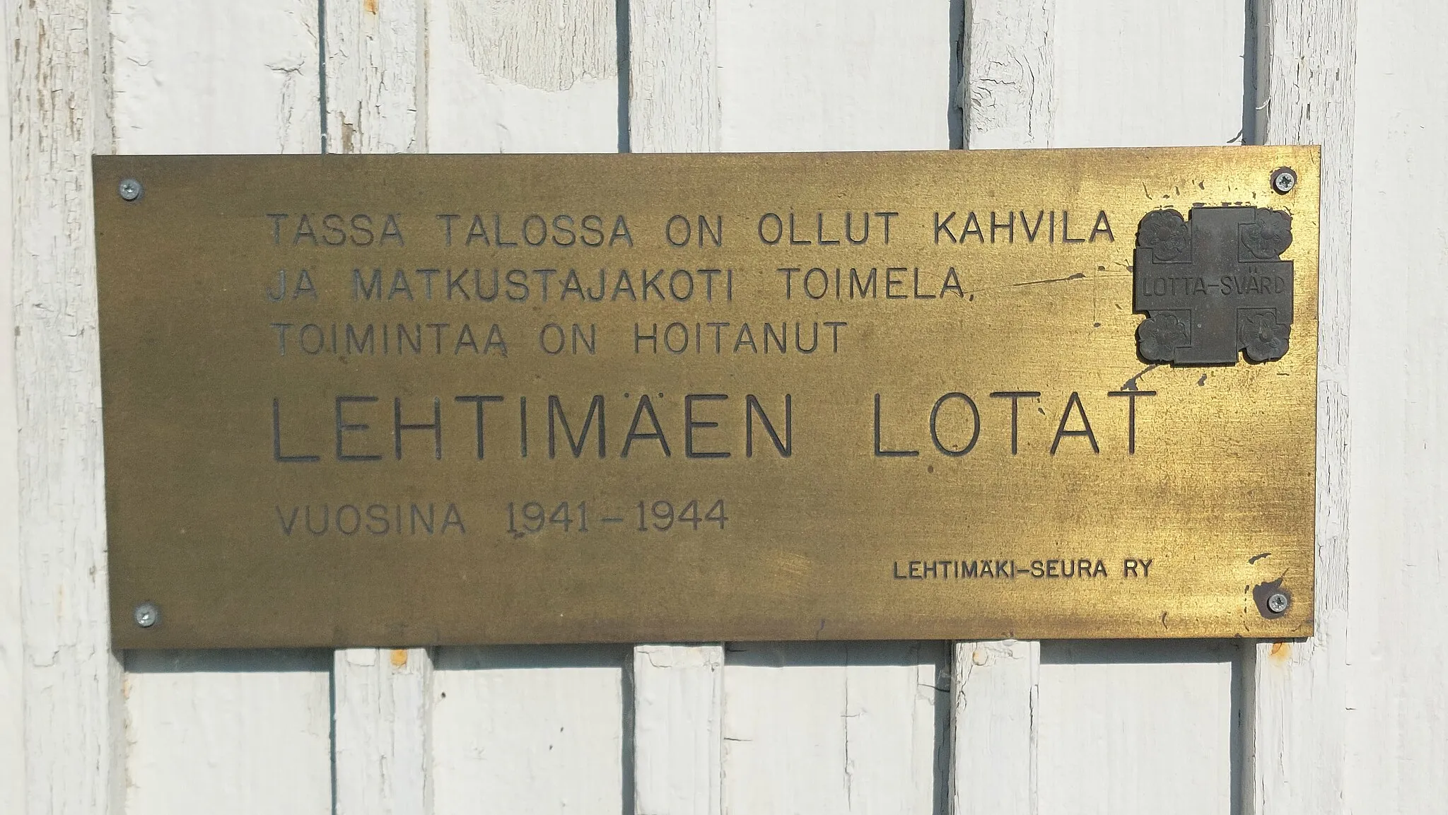 Photo showing: Kahvila-matkustajakoti Toimelan muistolaatta Lehtimäellä