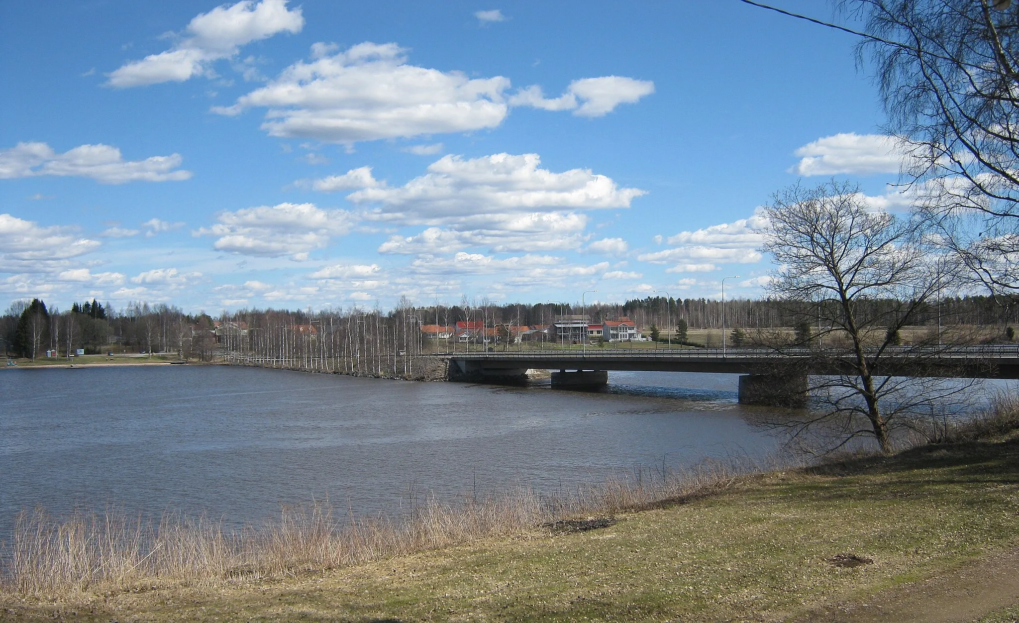 Photo showing: Bridge over the Kokemäenjoki river, Harjavalta, Finland.