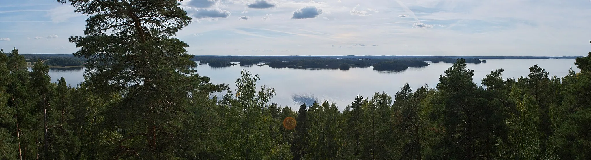 Photo showing: Roine lake seen from from Vehoniemi observation tower in Kangasala