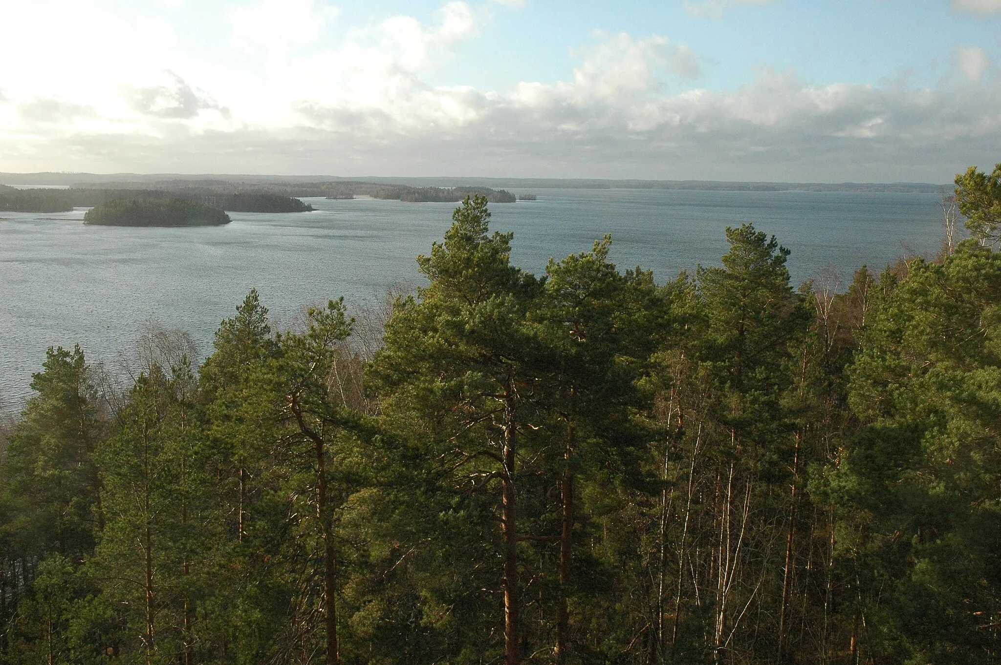 Photo showing: View over Lake Roine from Vehoniemenharju. Kangasala.