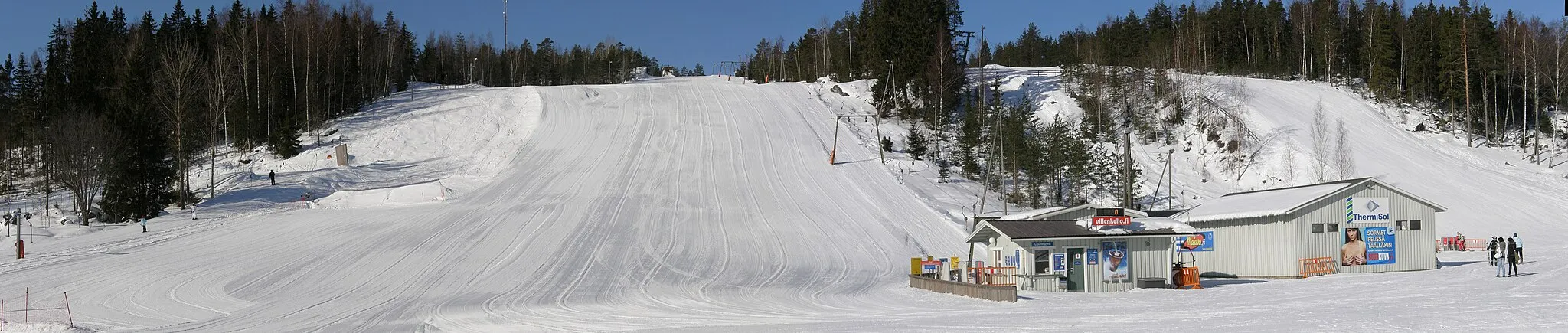 Photo showing: Ellivuoren hiihtokeskus maaliskuun lopulla