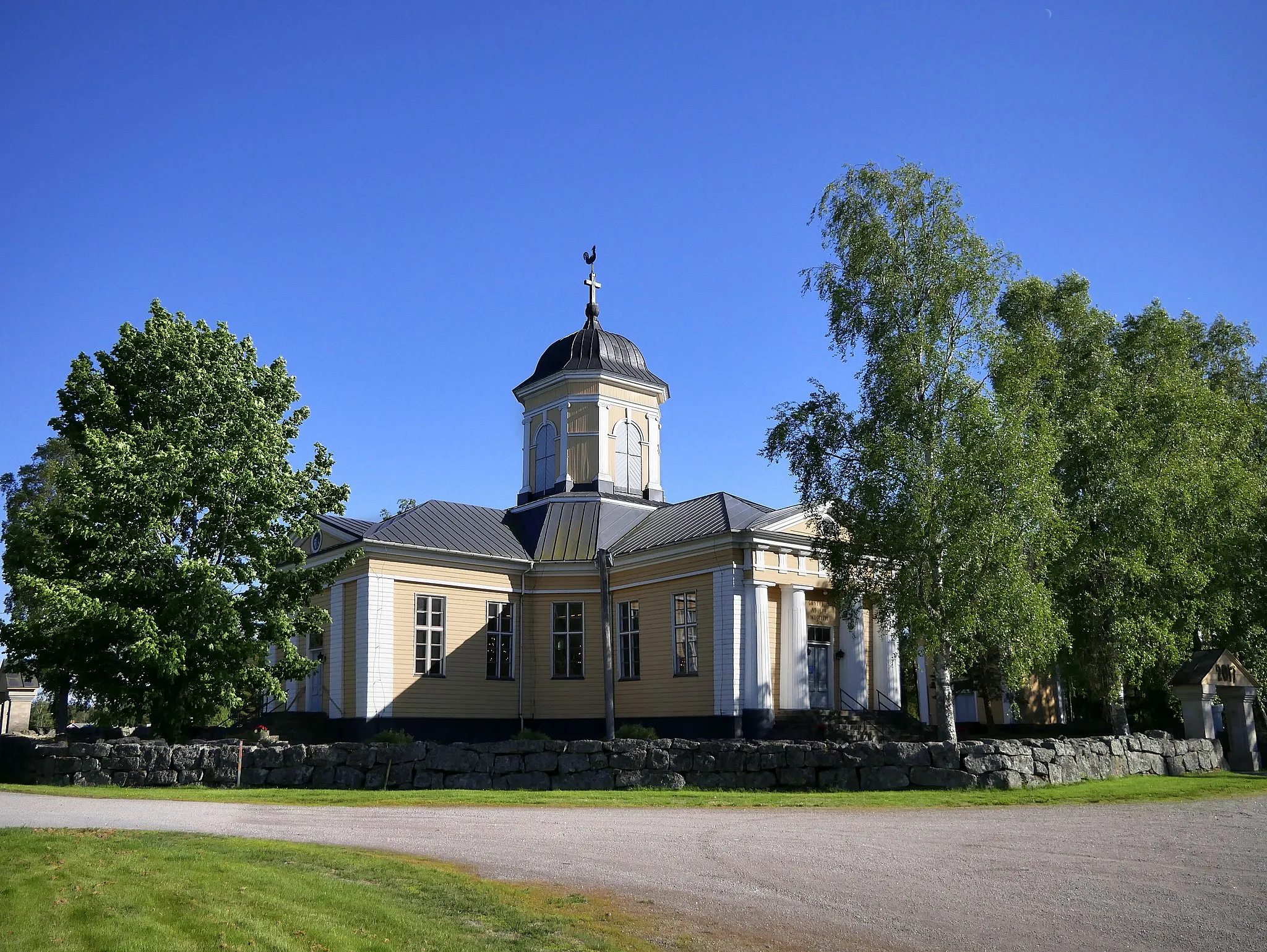 Photo showing: Oravainen Church.