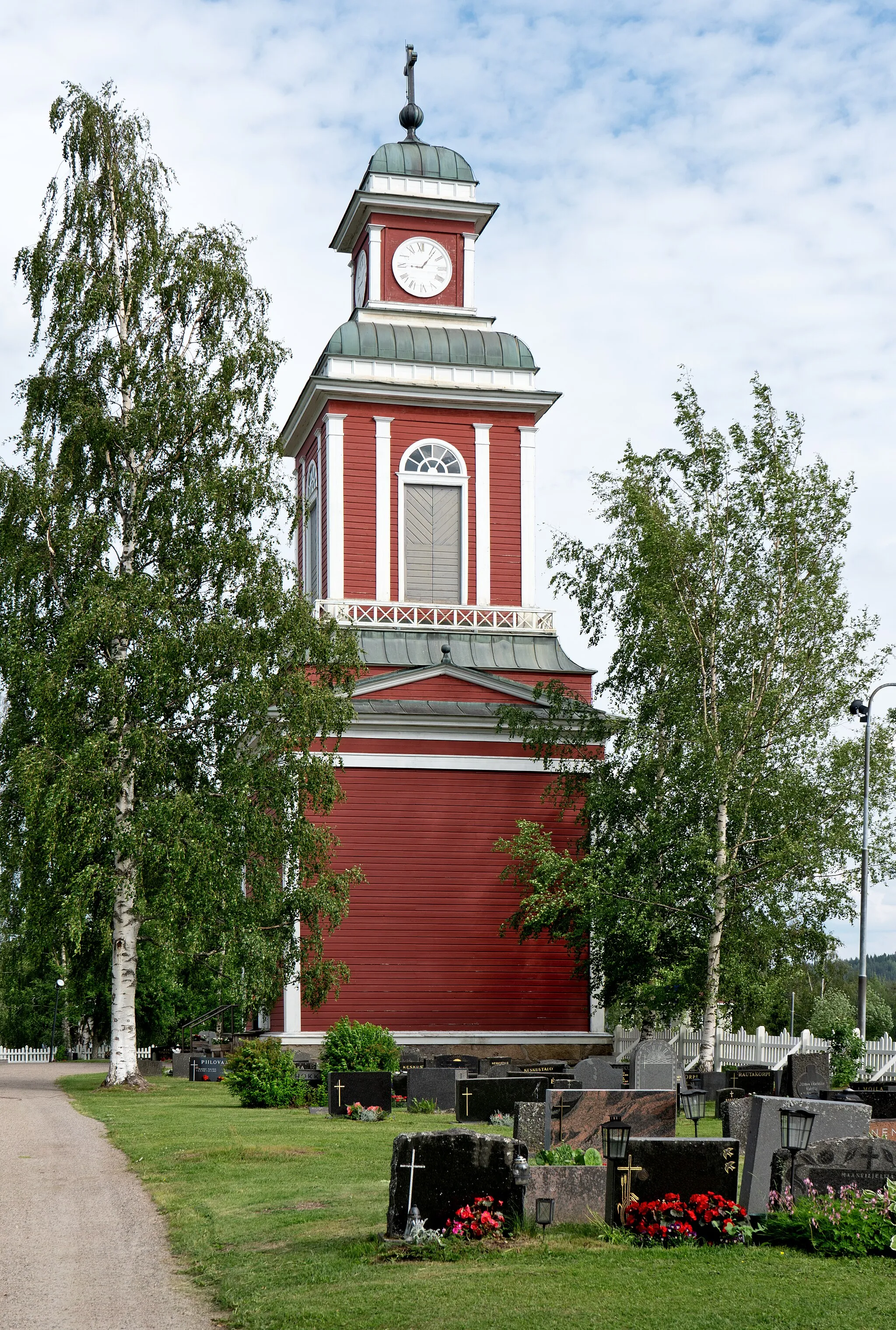 Photo showing: Saarijärvi bell tower.