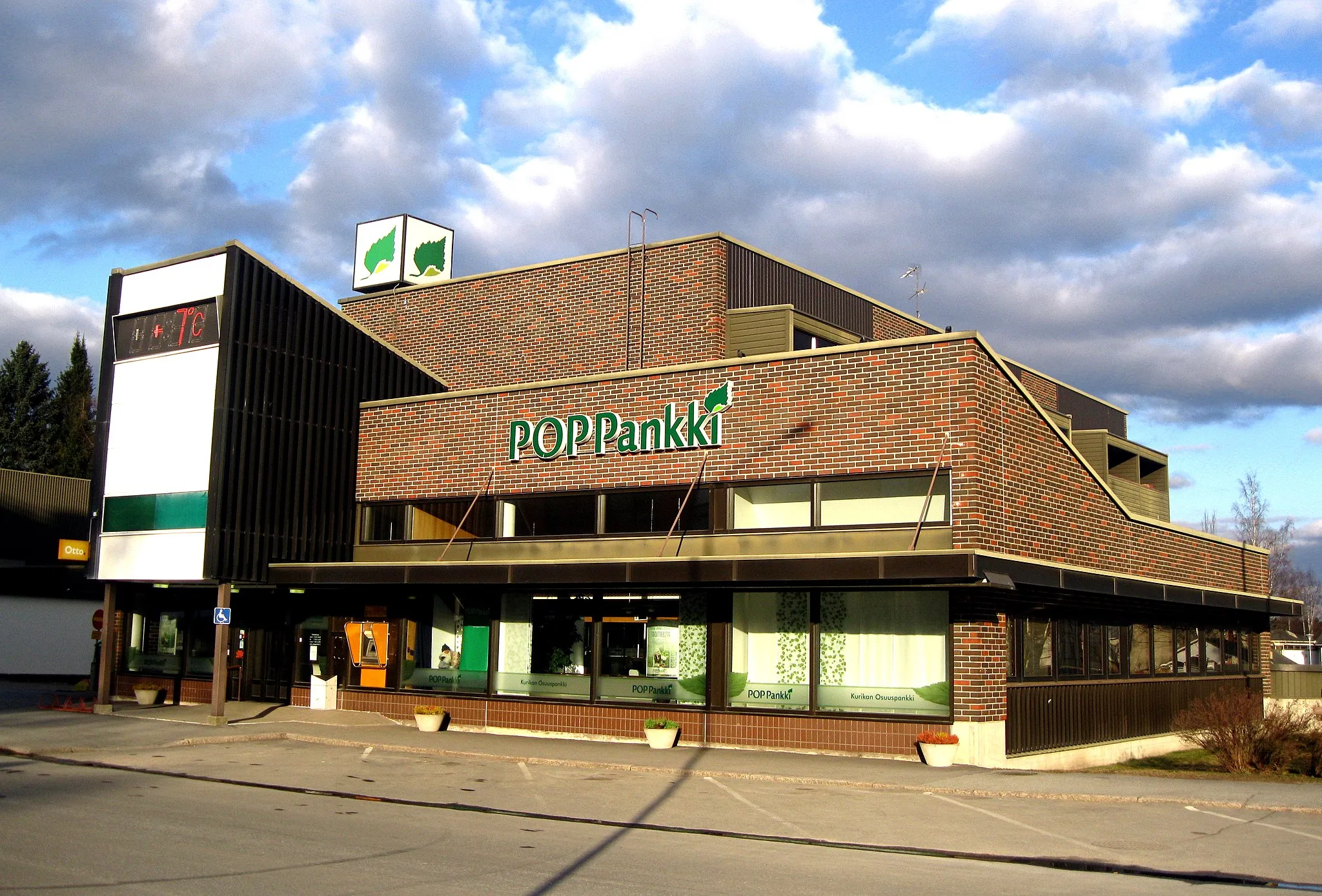 Photo showing: POP Pankki -bank in Kurikka, Finland.