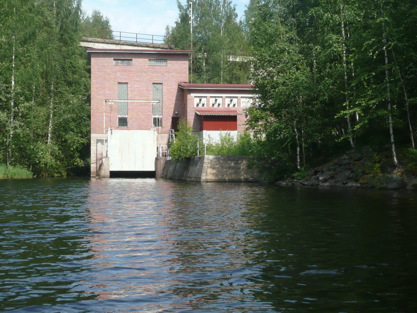 Photo showing: WaterPowermill/Power plant Parantalankoski. Lake of Kiimasjärvi, Finland