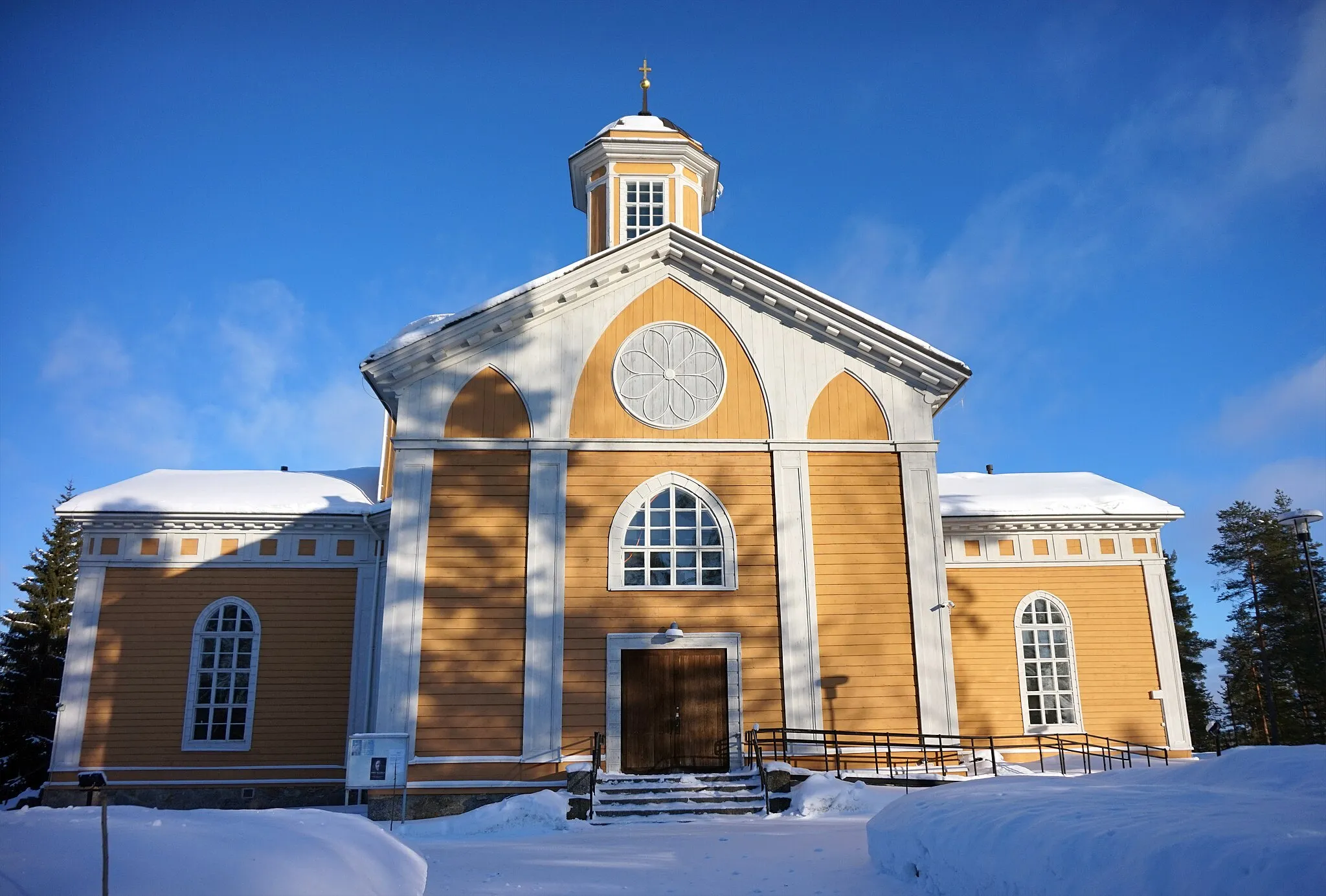 Photo showing: Laukaa church.