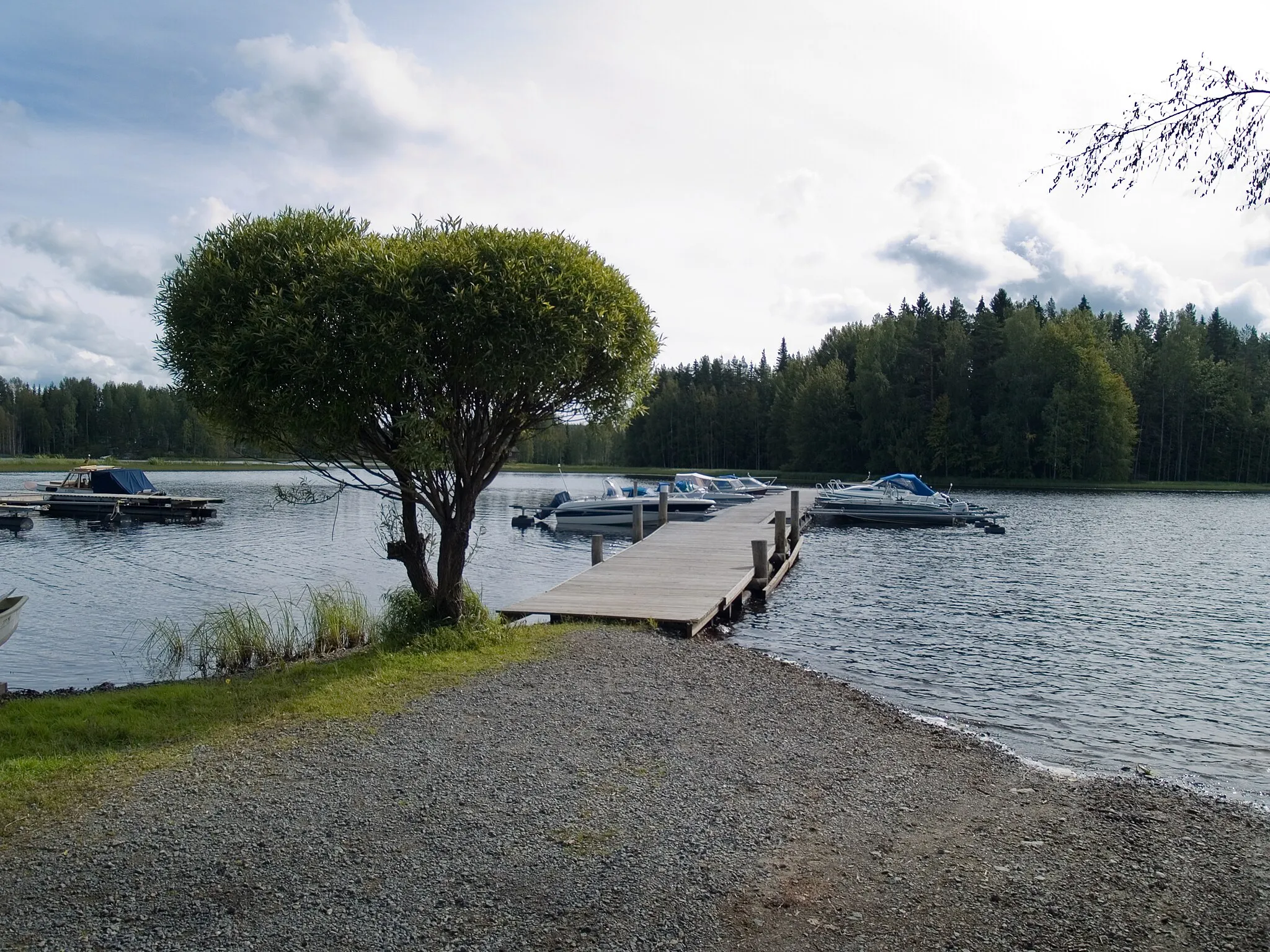 Photo showing: Small harbour near the village Kotala in Virrat, Finland. August 2012.