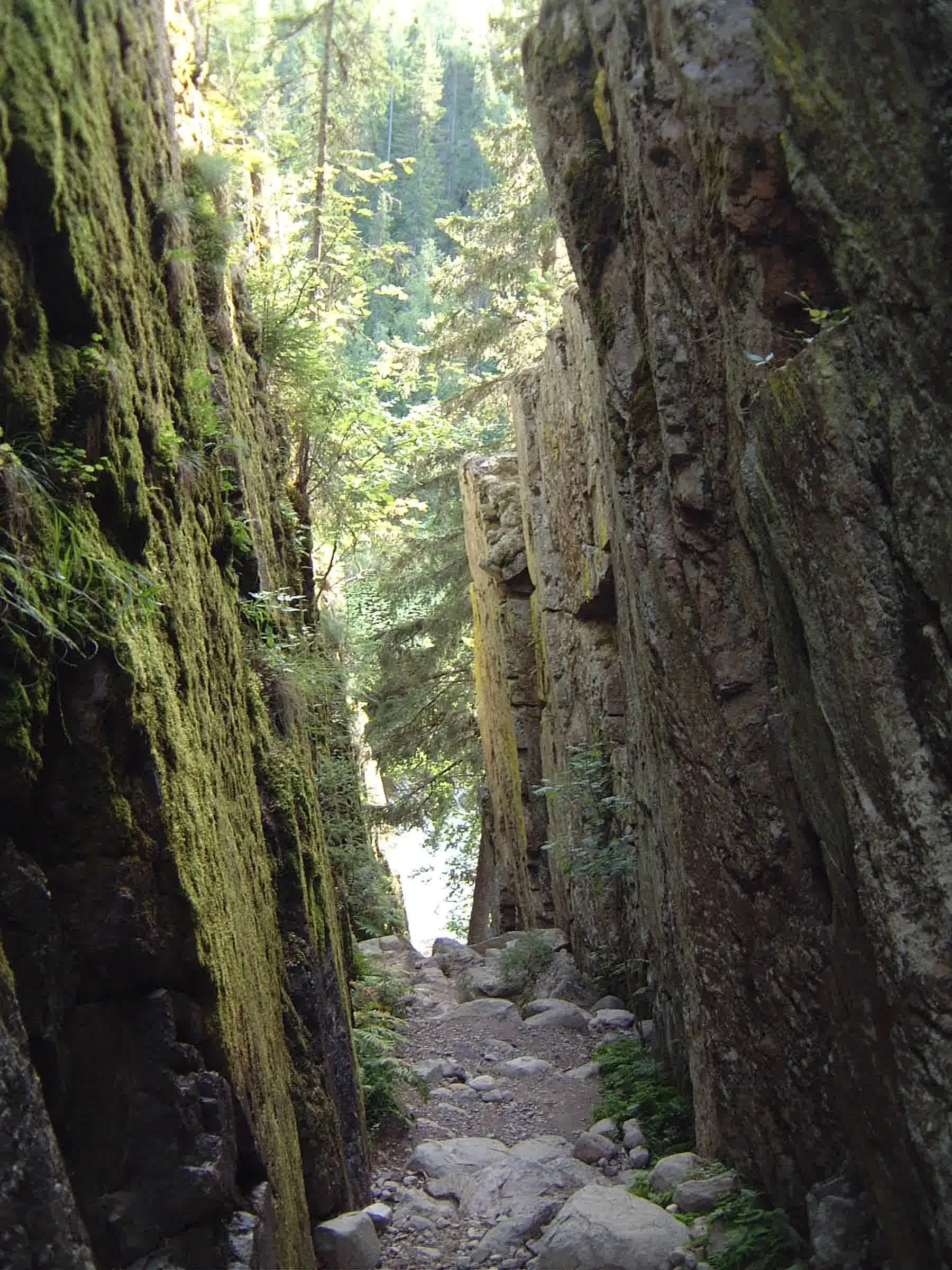 Photo showing: The ravine Helvetinkolu in Helvetinjärvi national park (literally "Hell's Lake national park"), Ruovesi, Finland.