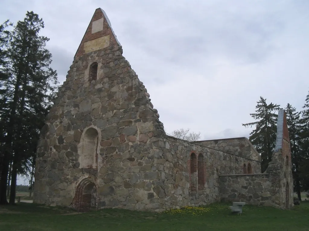 Photo showing: Ruins of the medieval church in Pälkäne, Finland