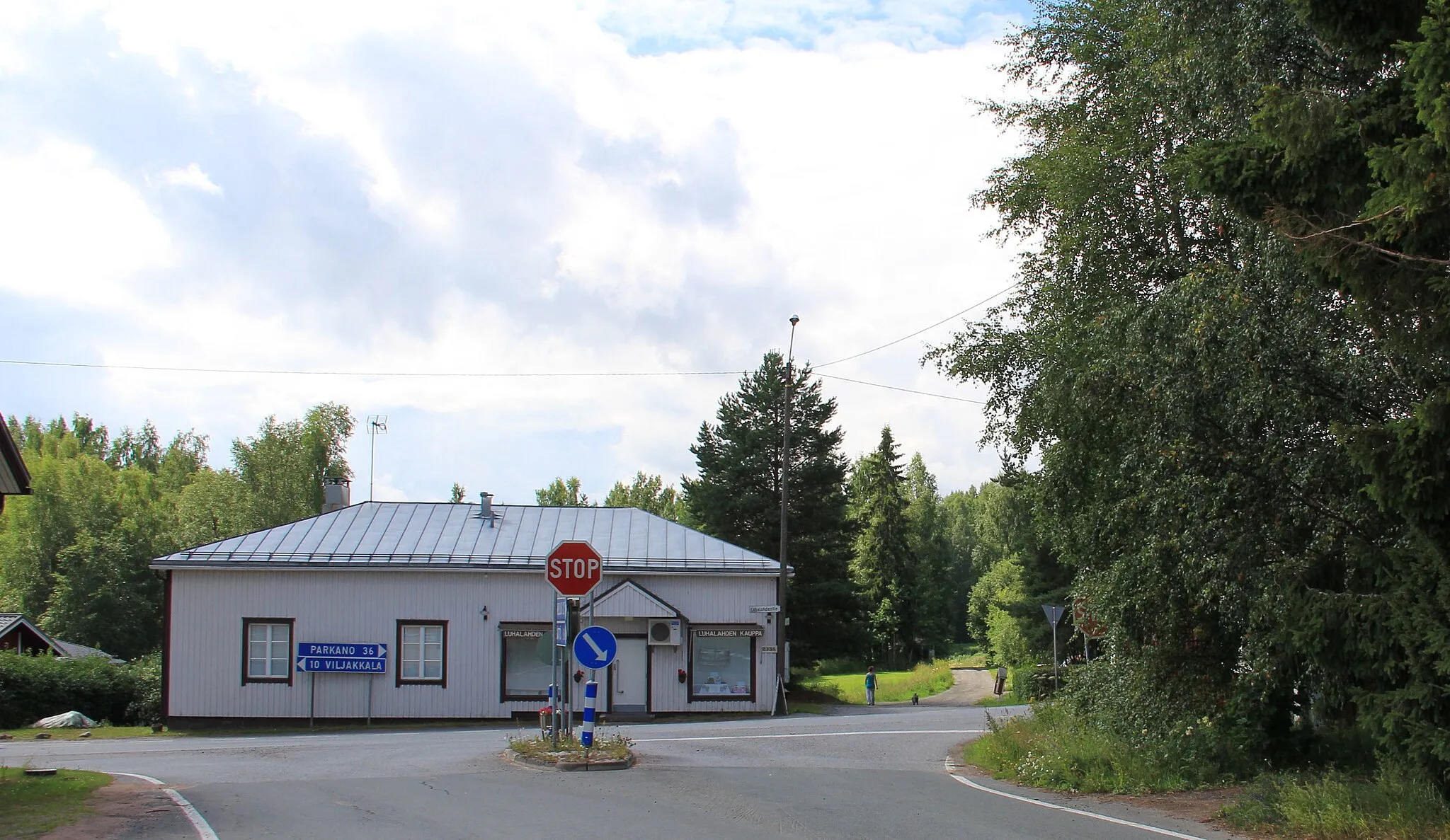 Photo showing: Luhalahti village, Ikaalinen, Finland. - A view from the center of Luhalahti.
