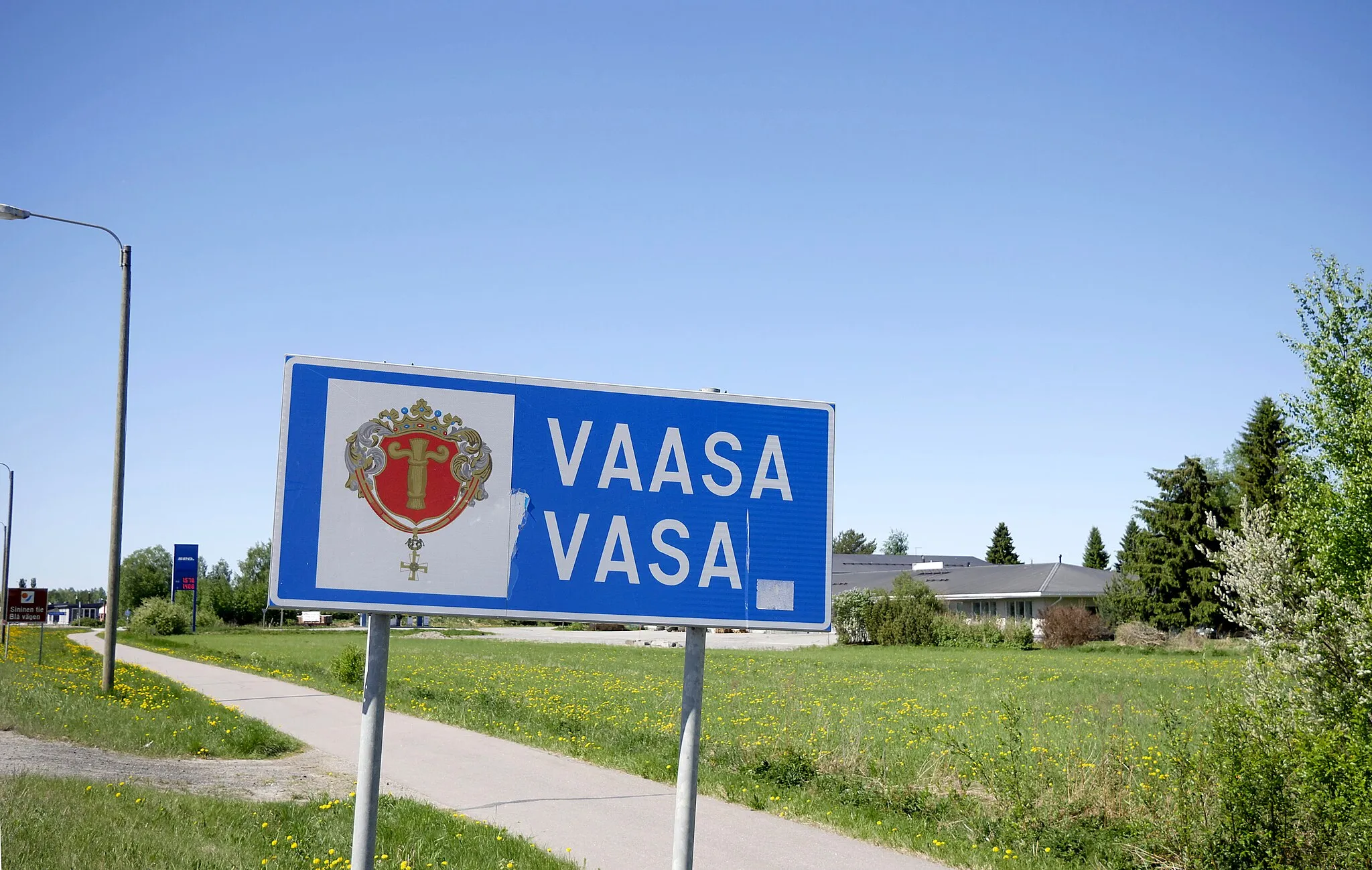 Photo showing: Vaasa municipal border sign.