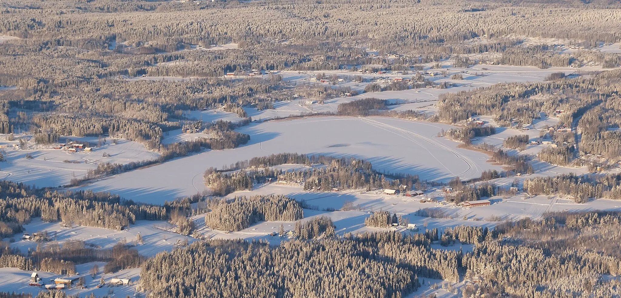 Photo showing: Lake Tottijärvi.