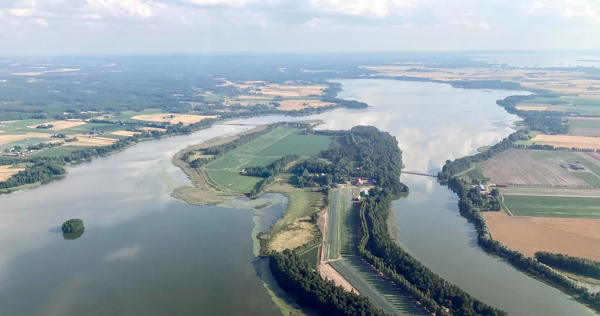 Photo showing: Lake Köyliönjärvi and Kirkkosaari island.