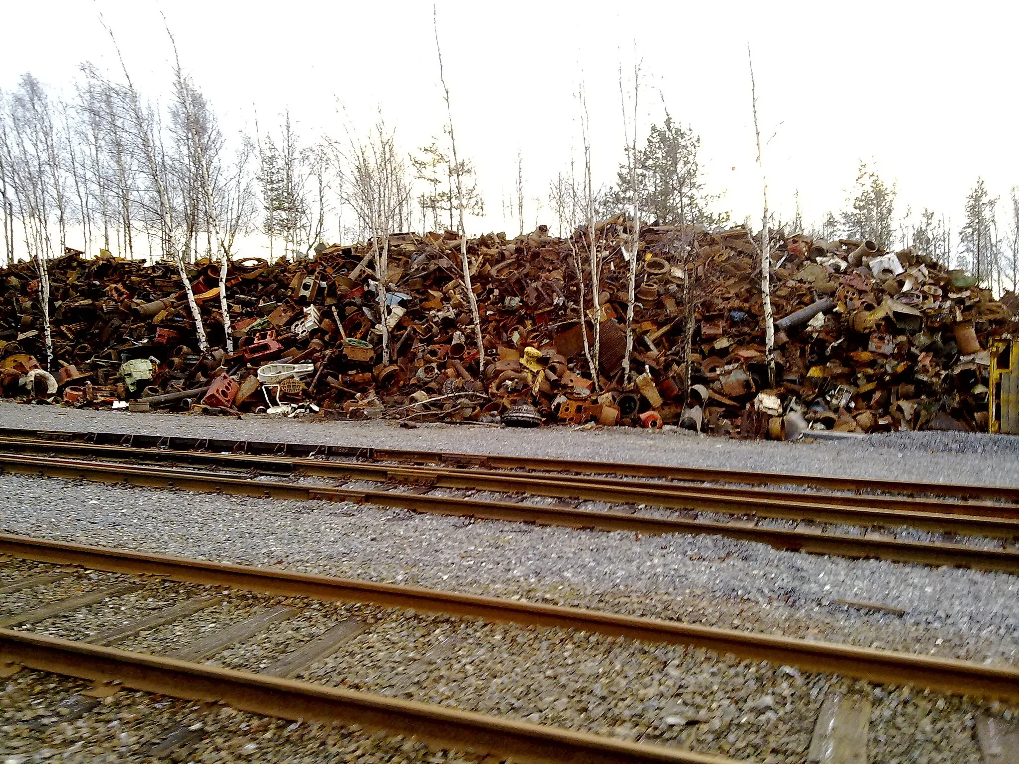 Photo showing: Scrap metal in Mäntyluoto, Pori.