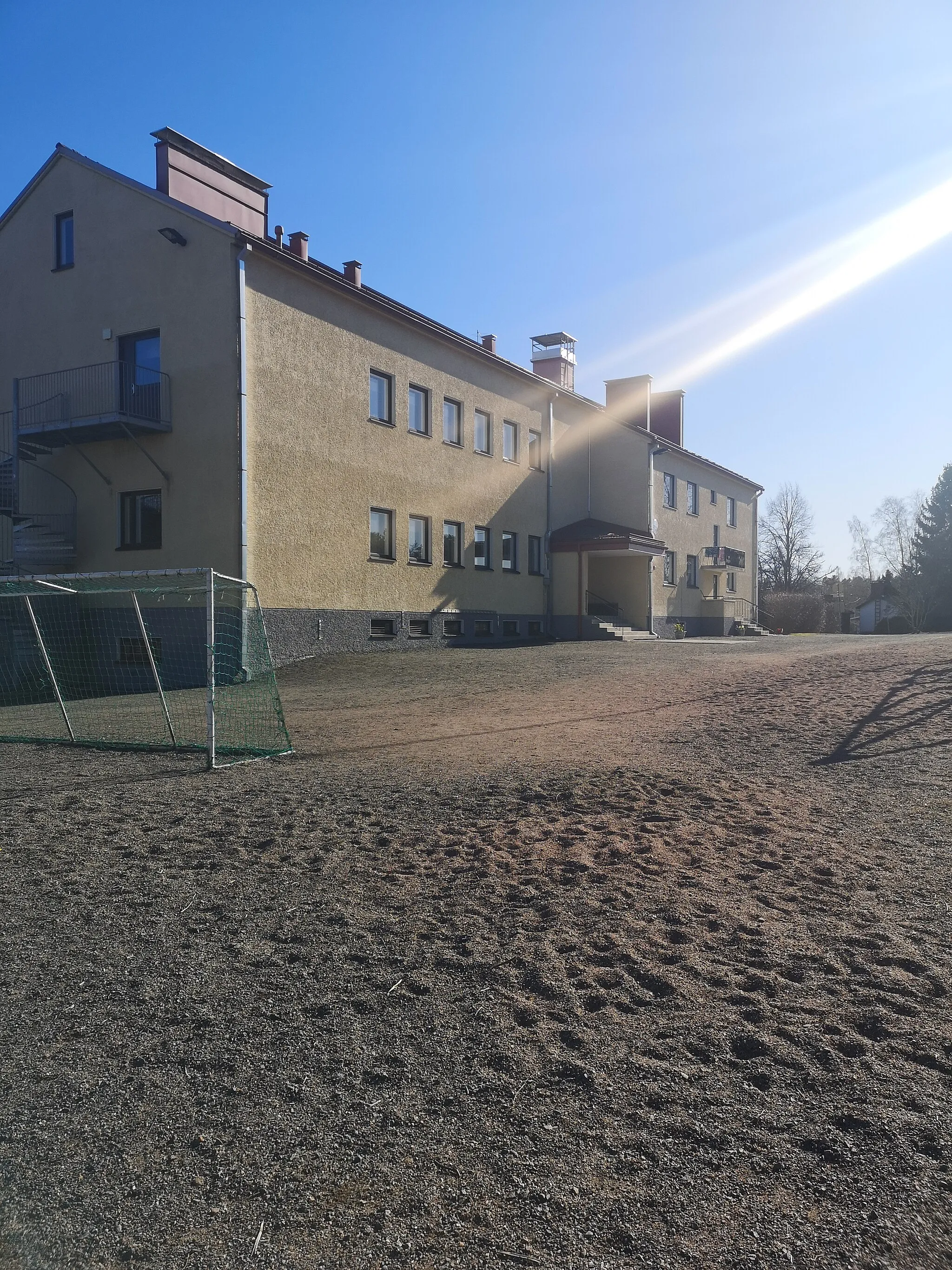 Photo showing: Ruskilan koulun kuva (kuvaaja: Eemeli Isoniemi)