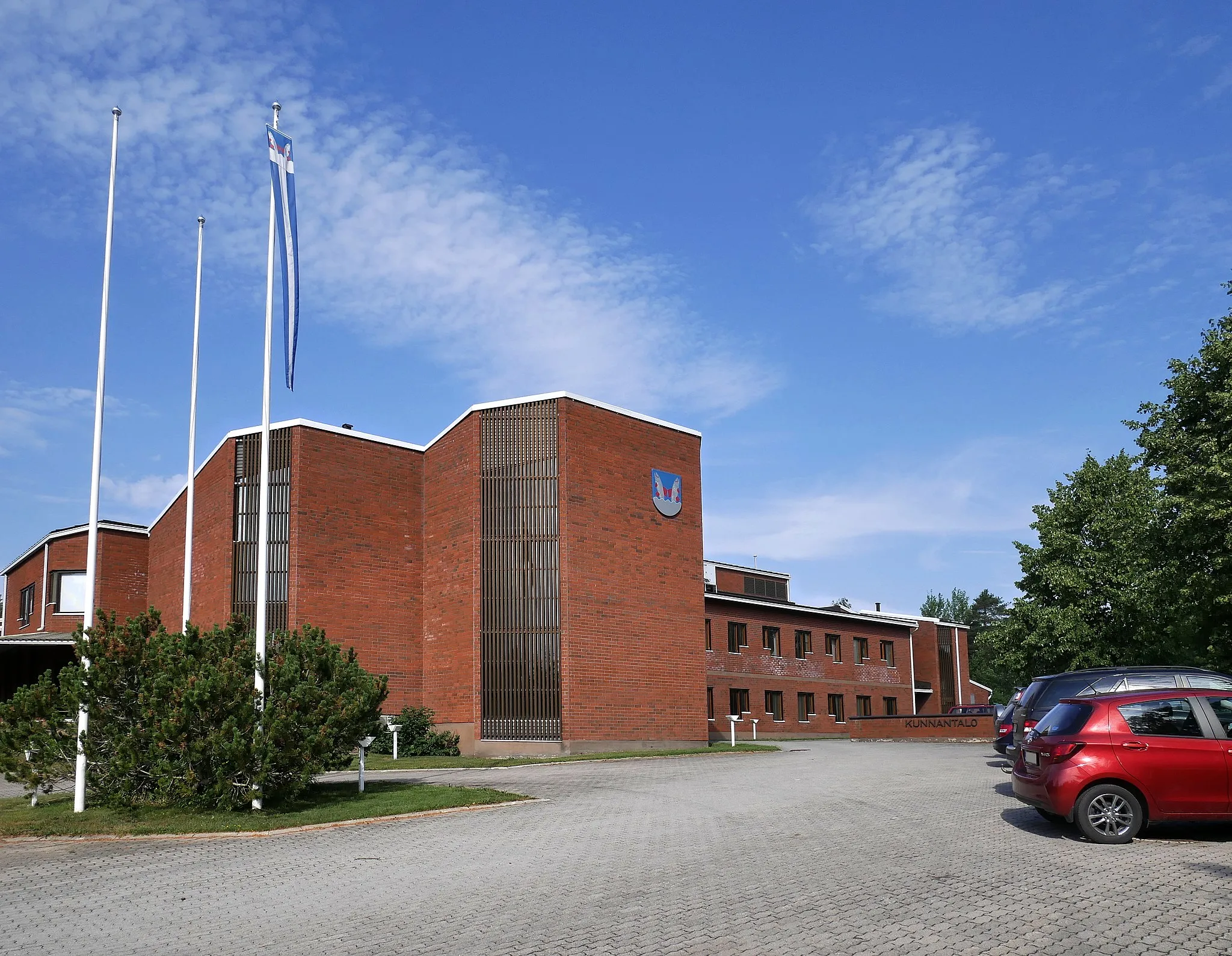 Photo showing: Evijärvi municipal office.