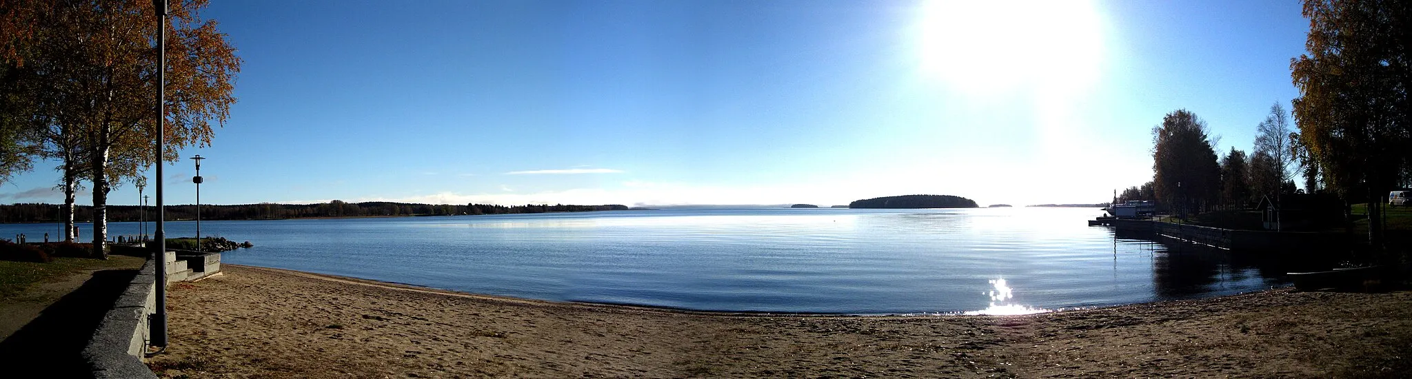 Photo showing: Lake Lappajärvi, october 2015.