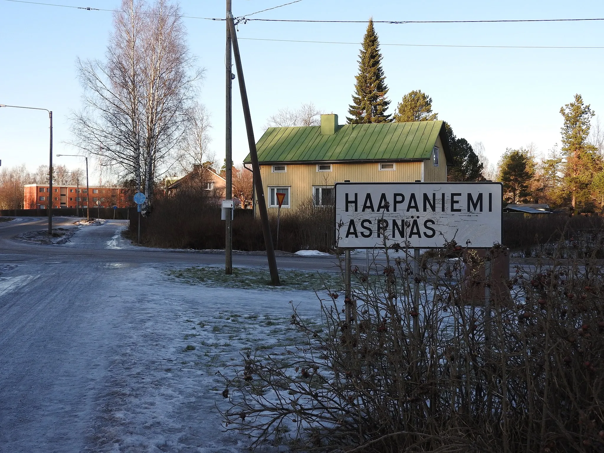 Photo showing: Haapaniemen kyltti Vaasassa talvella 2017