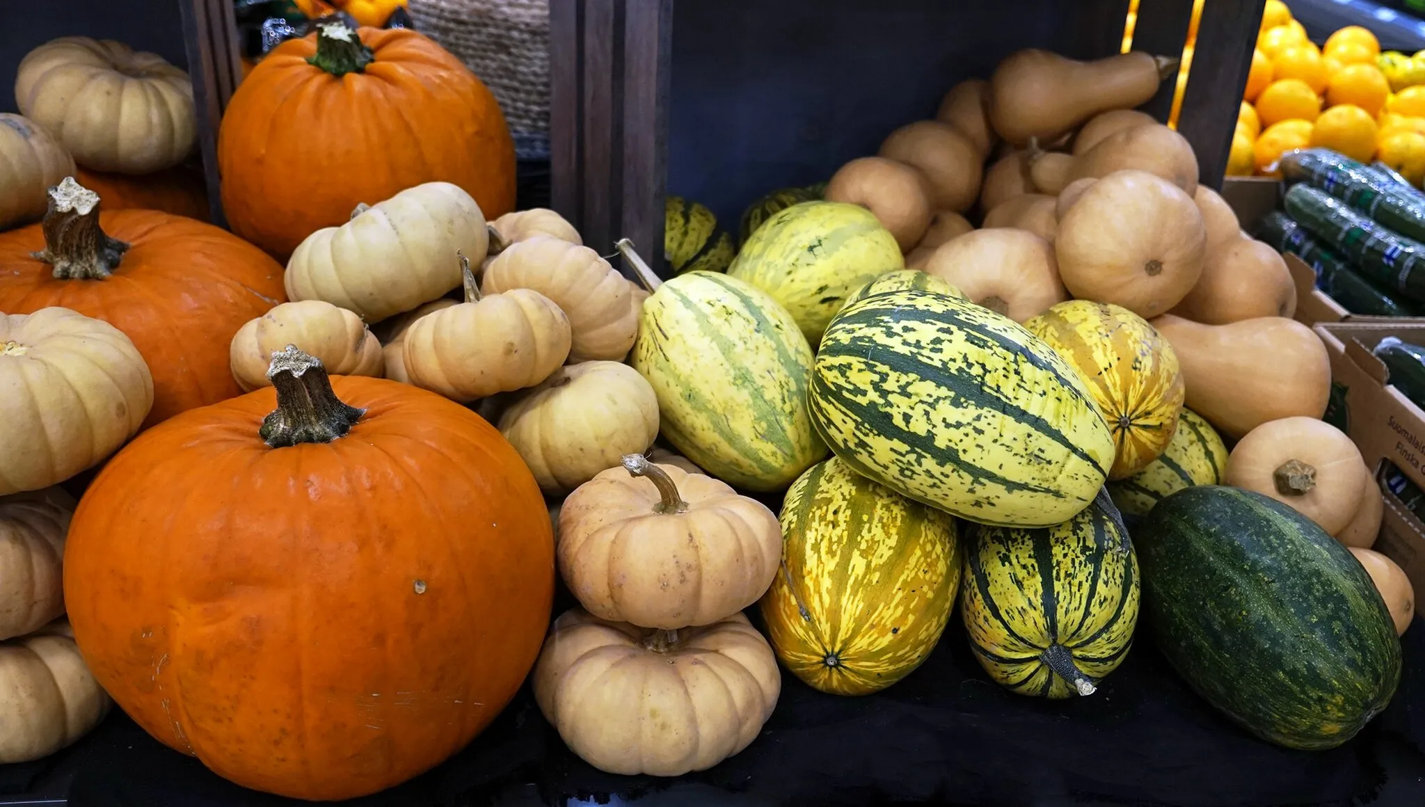 Photo showing: Pumpkins in Citymarket Varkaus, Finland.