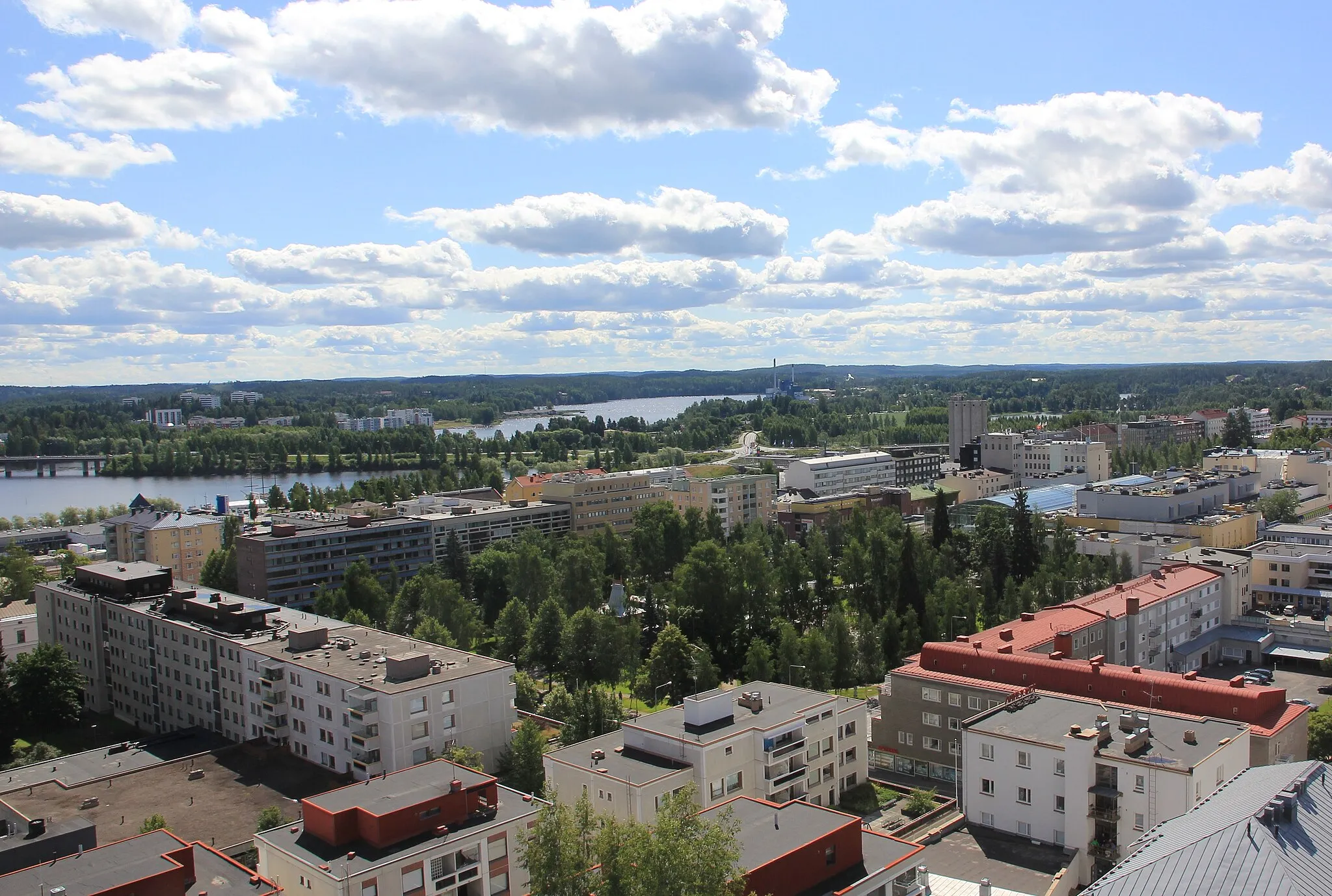 Photo showing: Kirkkopuisto park in Mikkeli photographed from Naisvuori water tower.