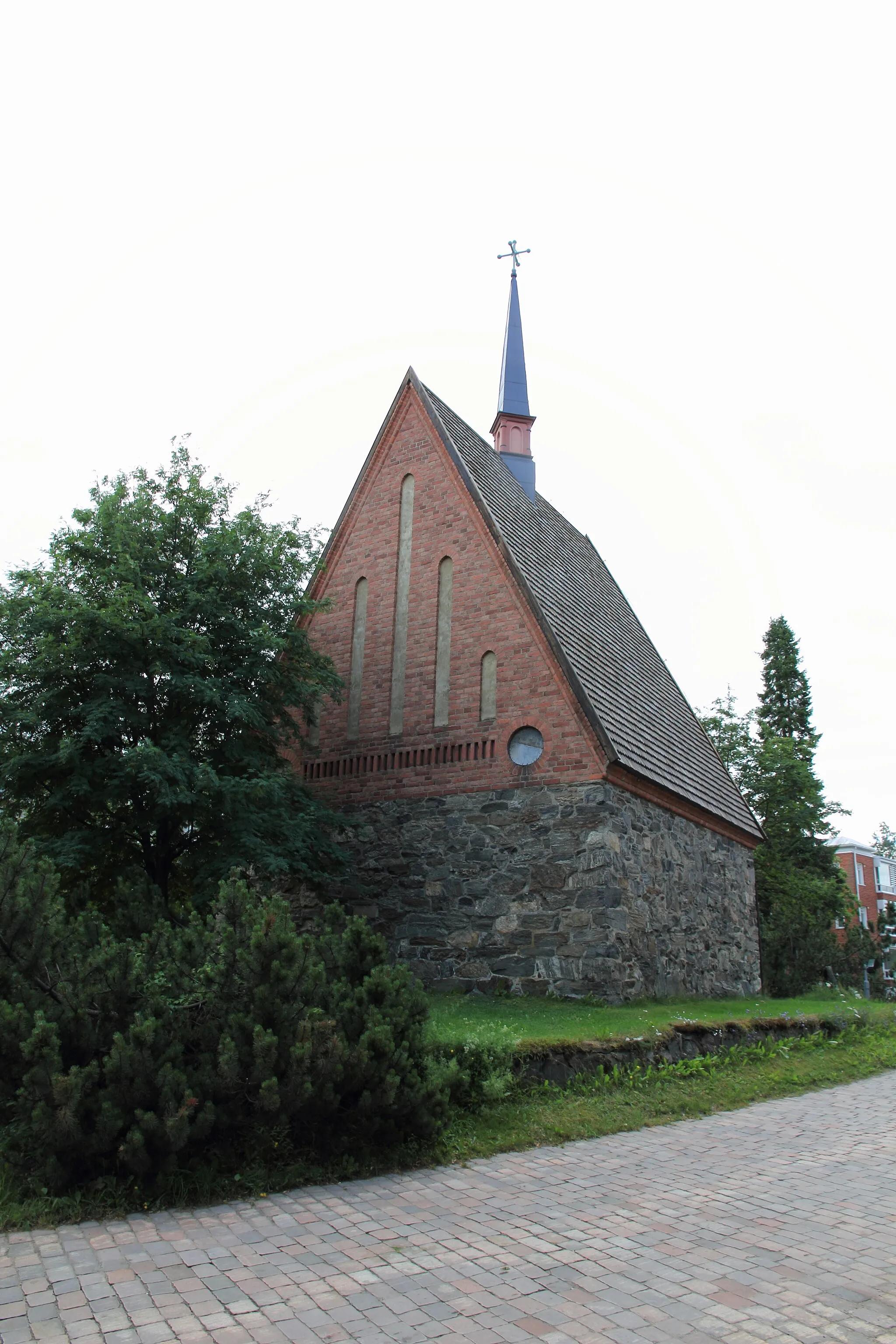 Photo showing: Mikkeli cathedral steeple photographed from Naisvuori water tower.