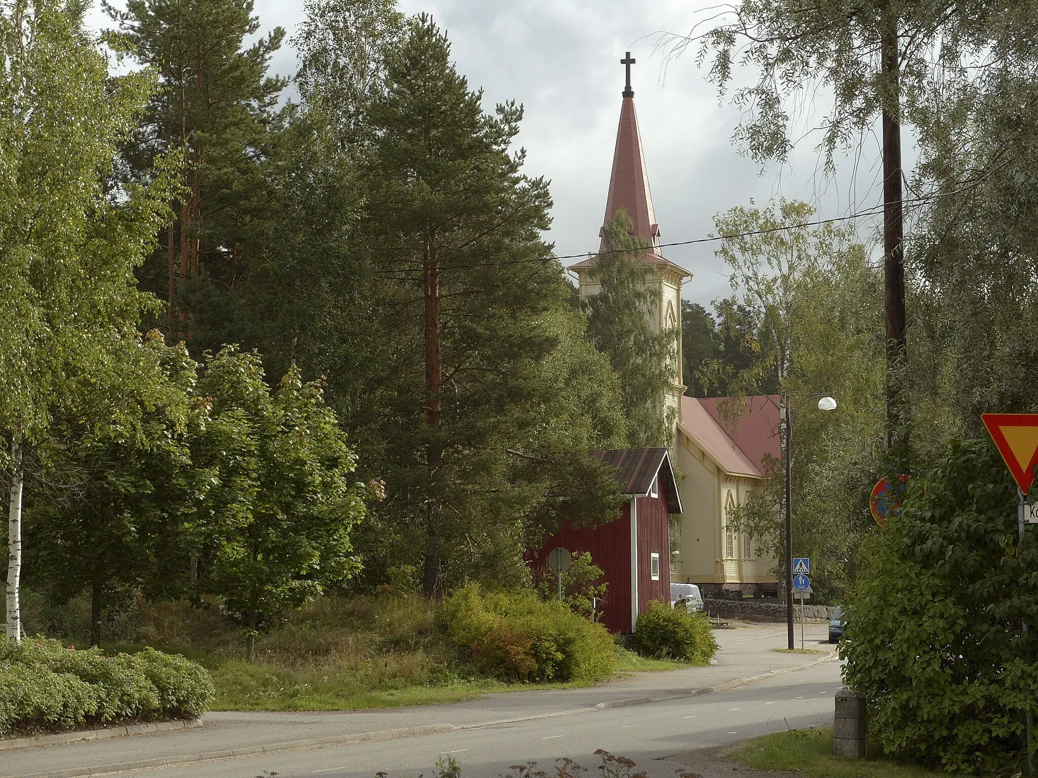 Photo showing: Old church in Jaala, august 2008