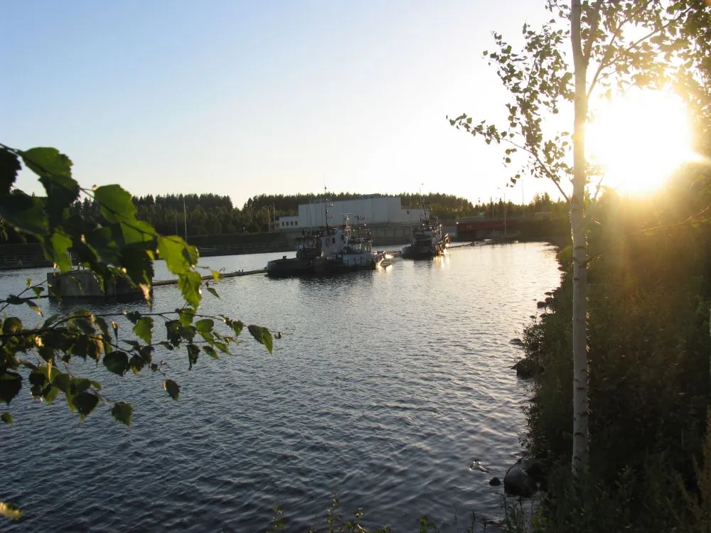 Photo showing: Kuurna hydroelectric power plant, Pielisjoki, Kontiolahti, Finland