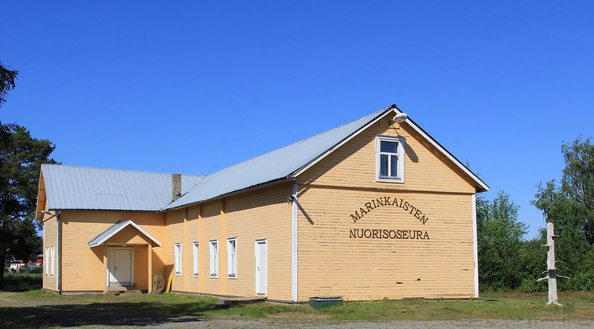 Photo showing: Marinkainen Youth Association building, Marinkainen. Lohtaja, Kokkola, Finland. - Photo taken from yard.