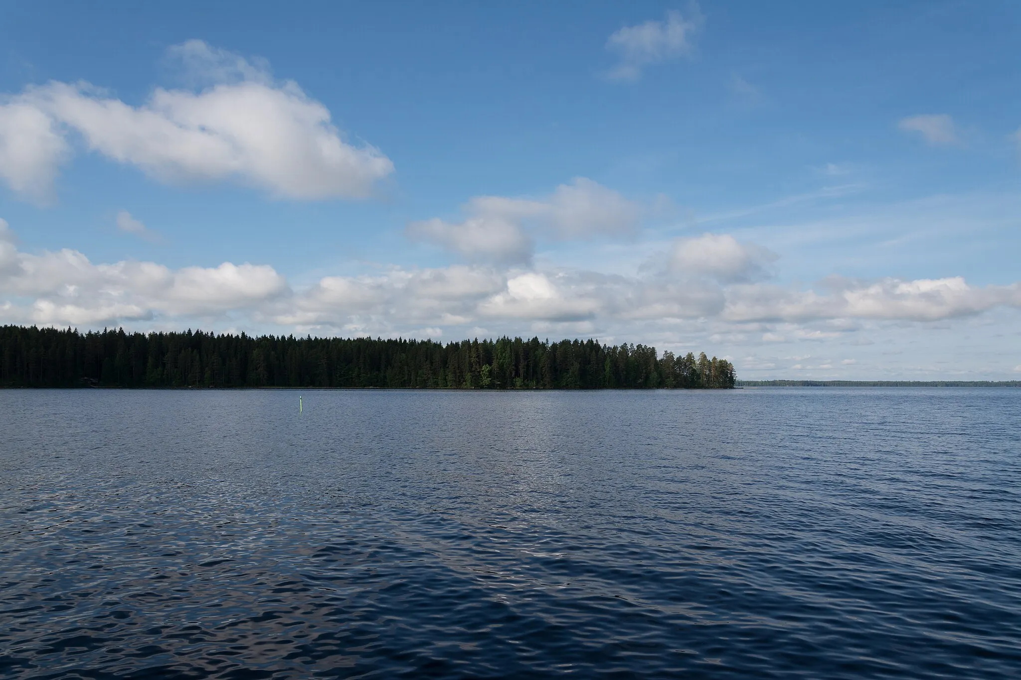 Photo showing: A view to Lake Virmasvesi from Suonenjoentie road (regional road 548) in Karttula, Kuopio, Finland.