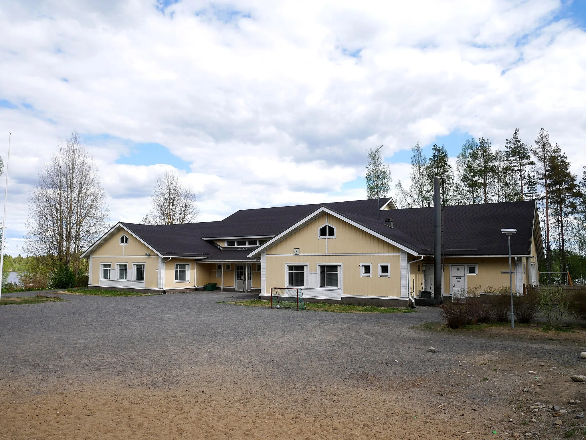 Photo showing: School in Patana, Veteli.