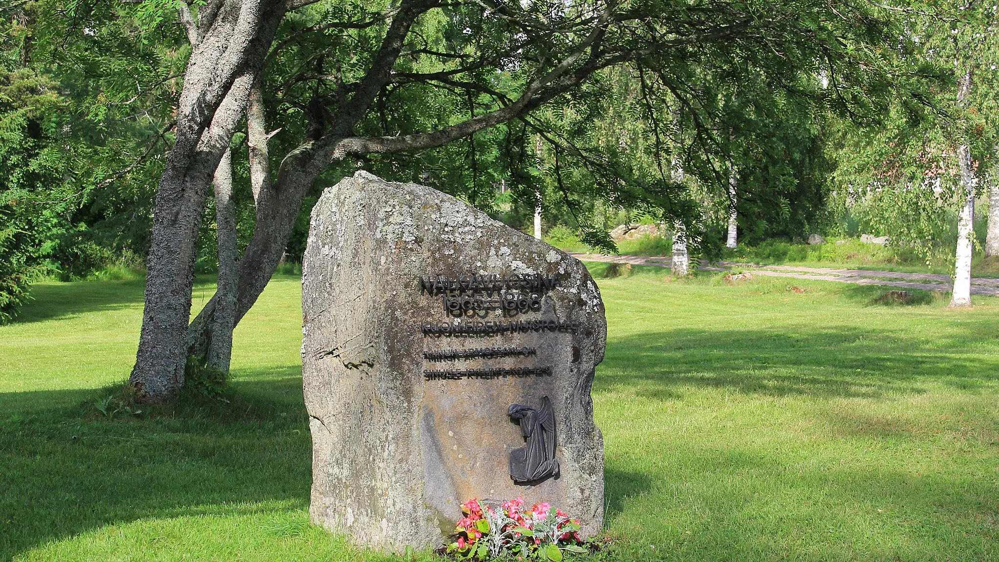 Photo showing: Memorial for victims of famine 1865-1868, Ullava old churchyard, Kokkola, Finland.