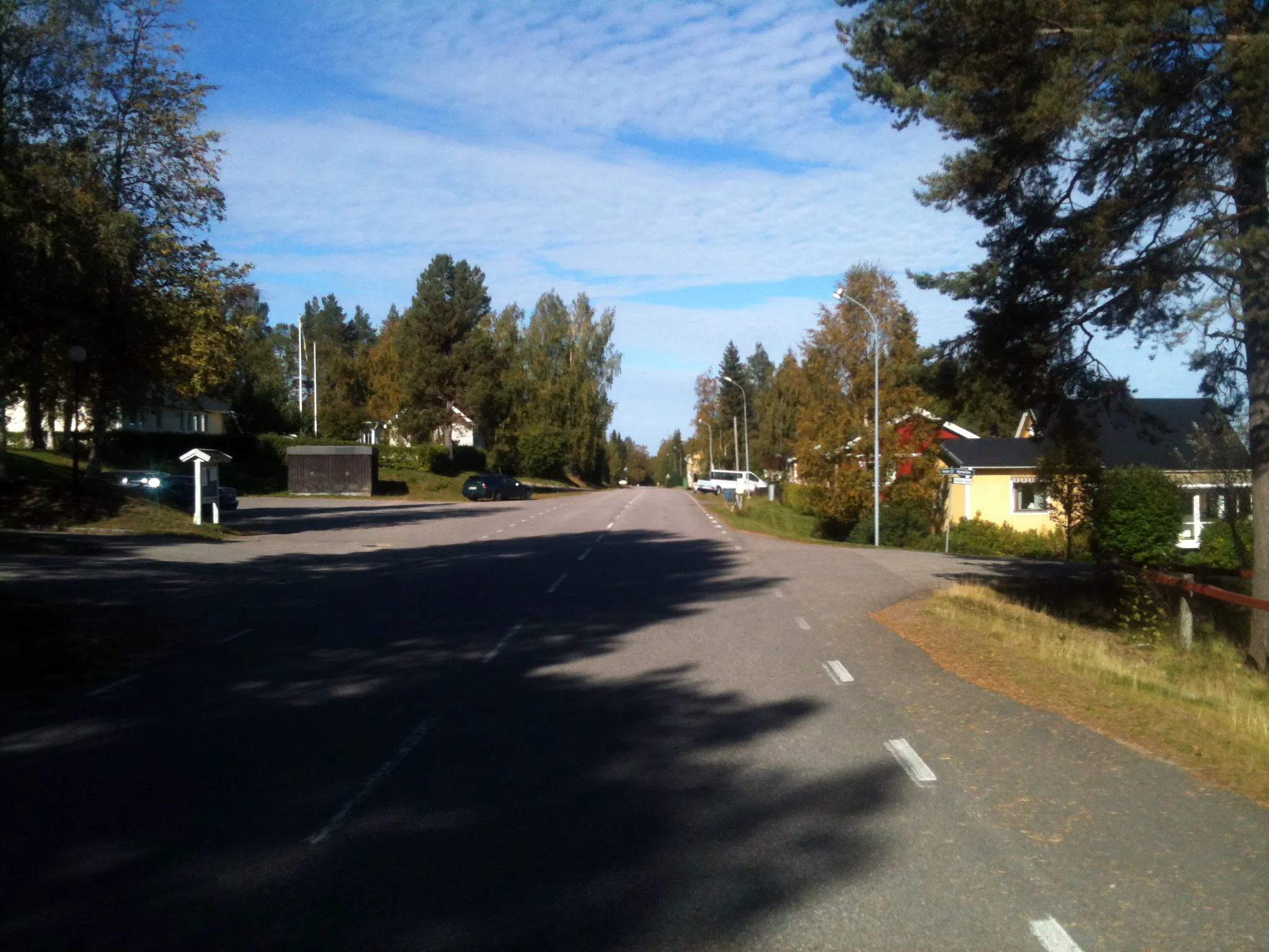 Photo showing: Vägen vid kyrkan i Korpilombolo