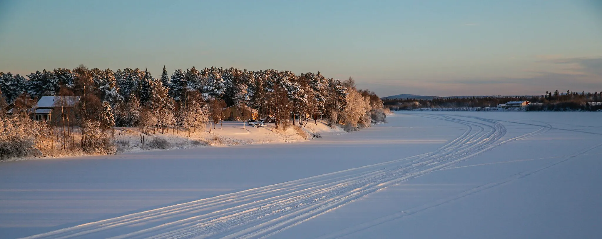 Photo showing: River Ivalojoki in Ivalo, Inari, Finland.