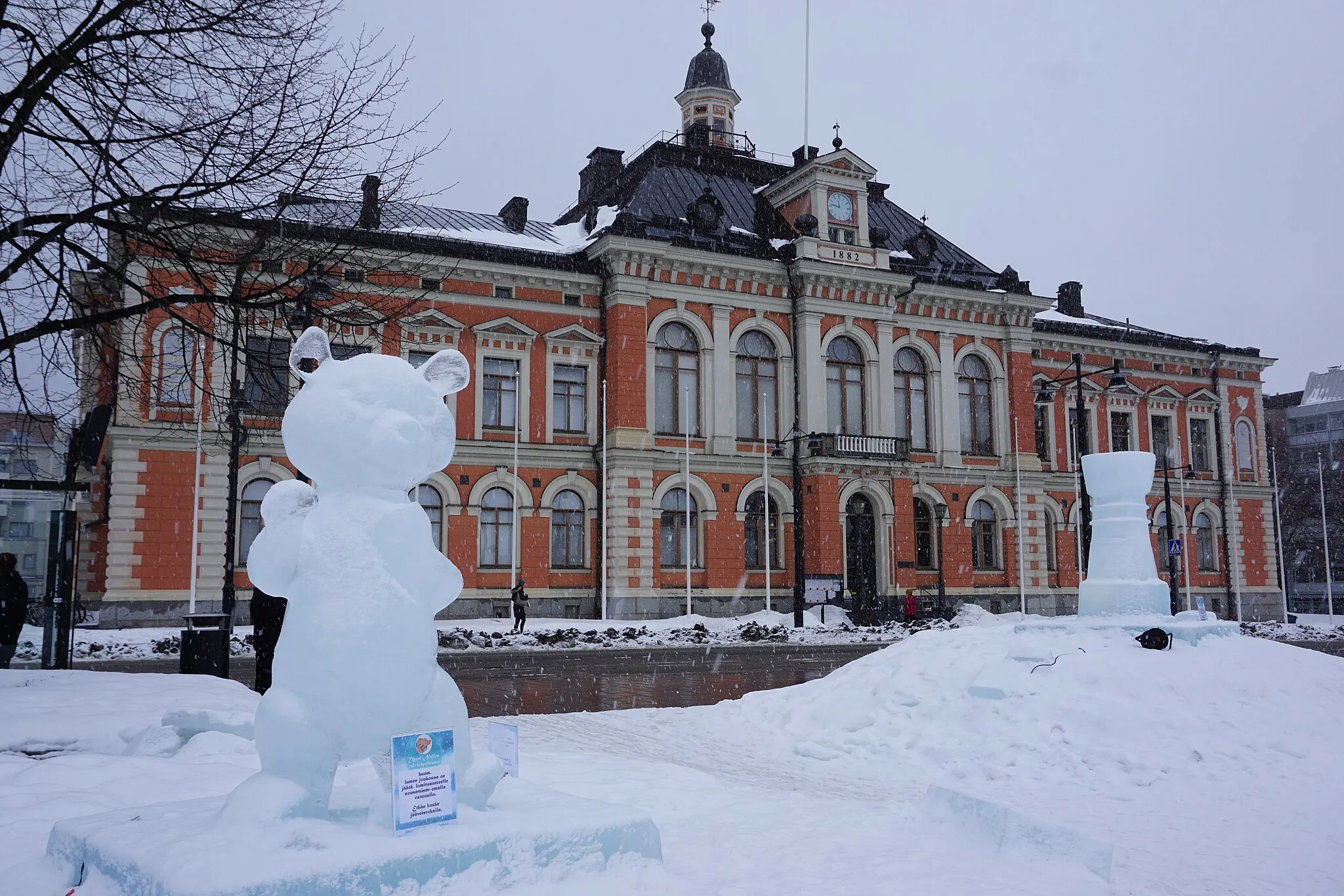 Photo showing: This is a photo of a monument in Finland identified by the ID 'Kuopio Market Square' (Q11873587) - RKY: 634