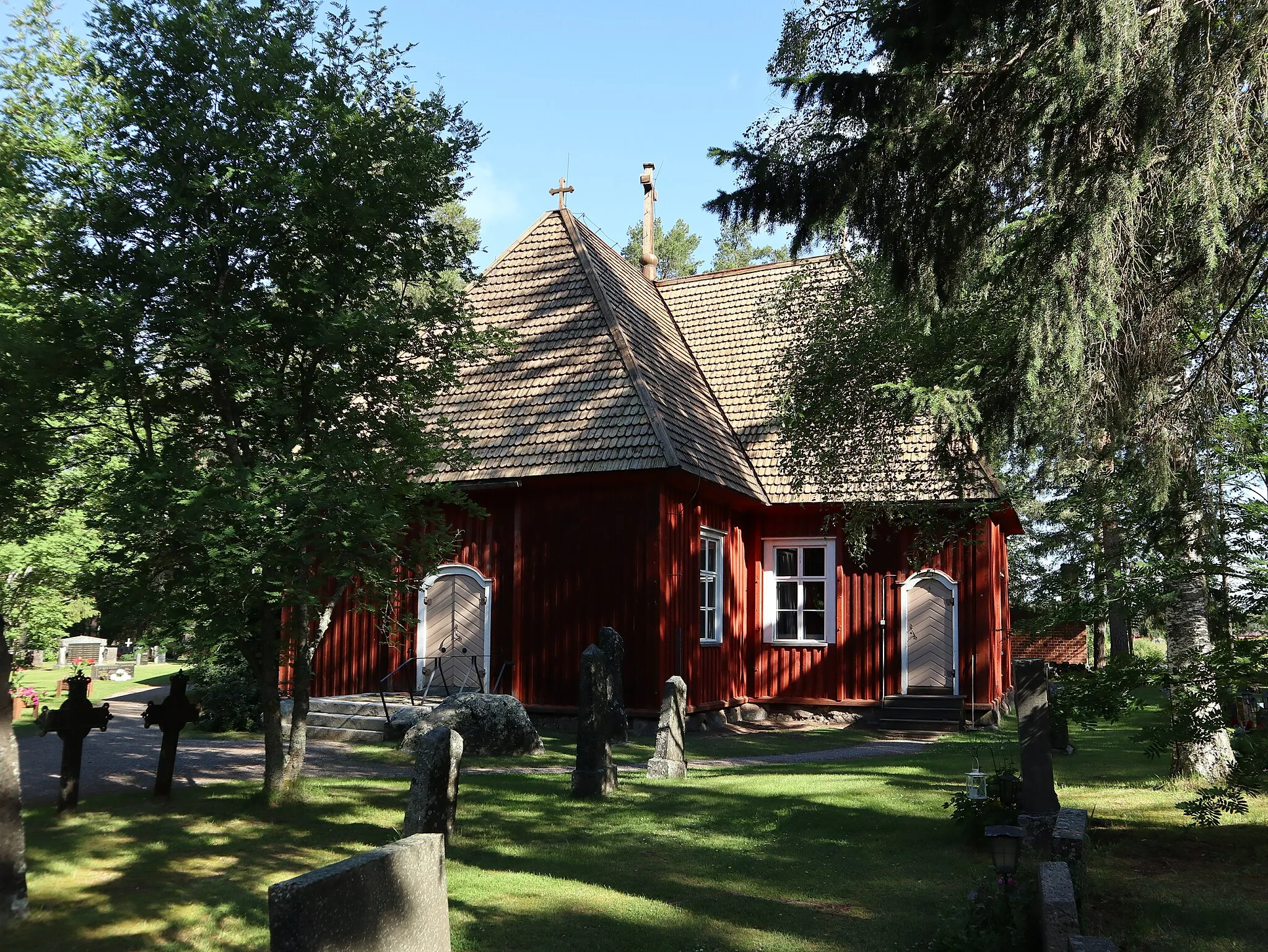 Photo showing: This is a photo of a monument in Finland identified by the ID 'Revonlahti Church' (Q11890632)