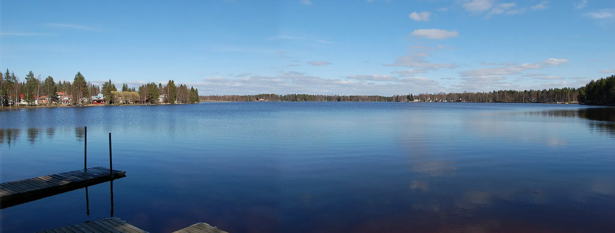 Photo showing: Lake Jäälinjärvi in the village of Jääli, in Kiiminki Municipality, Finland