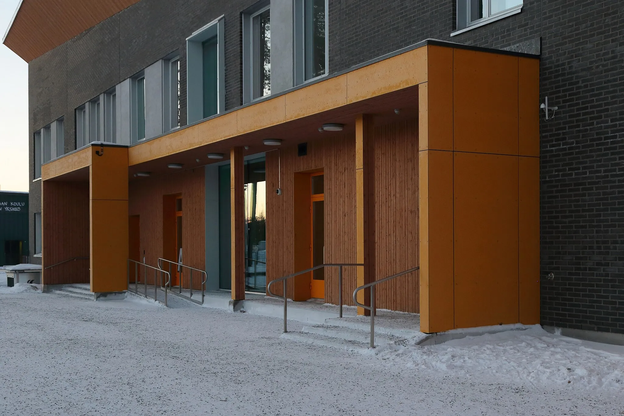 Photo showing: Ukkometso, a school building of the Metsokangas School in Oulu.