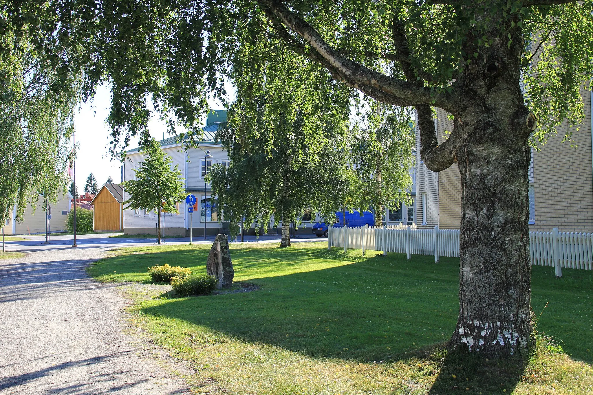 Photo showing: Pielisjärvi-Lieksa White Guard office's site memorial, Vapaudenpuisto, Lieksa, Finland. - Office was in operation 1927-1944.